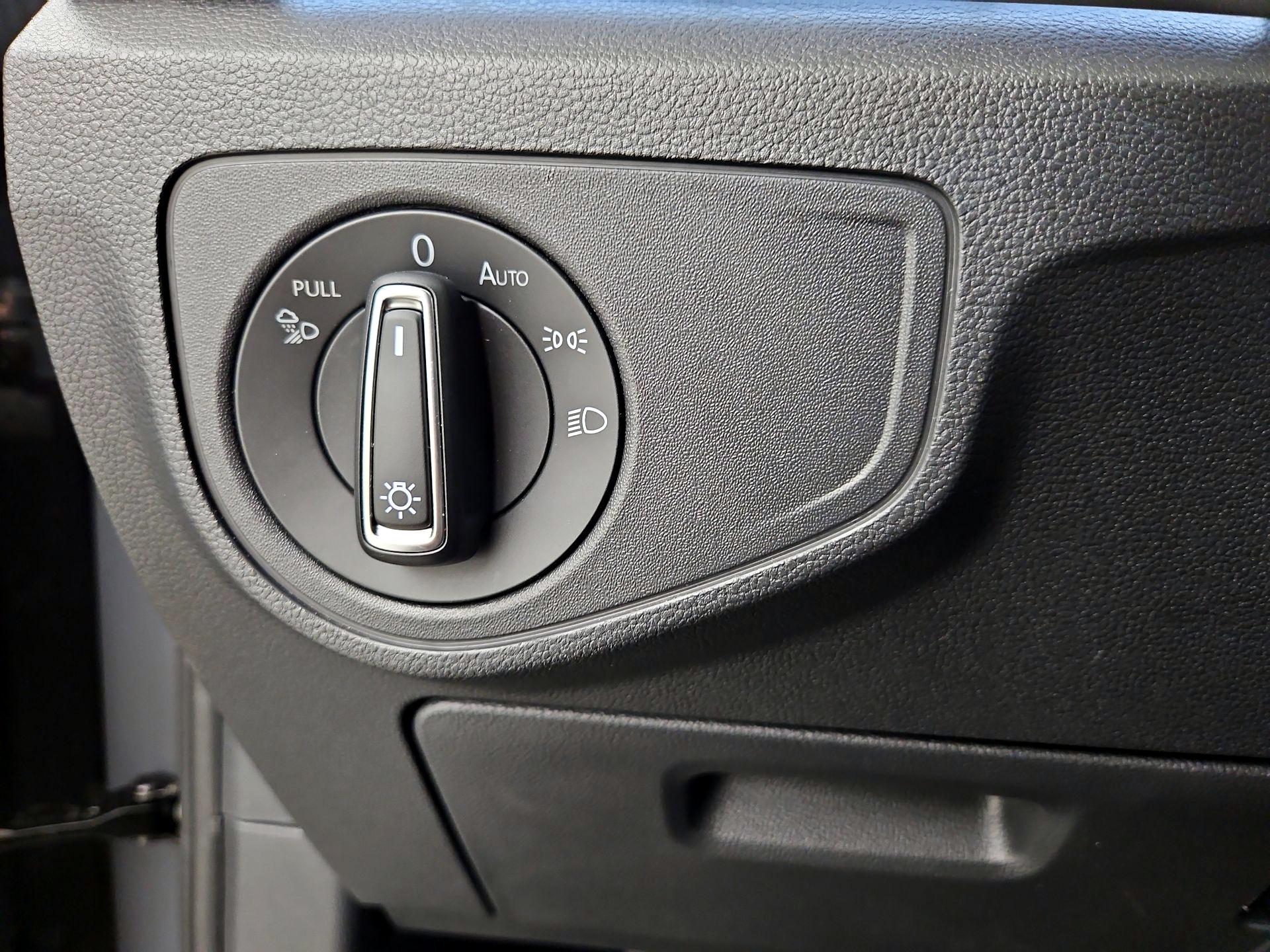 Thumbnail: 2021 Volkswagen Atlas - 13