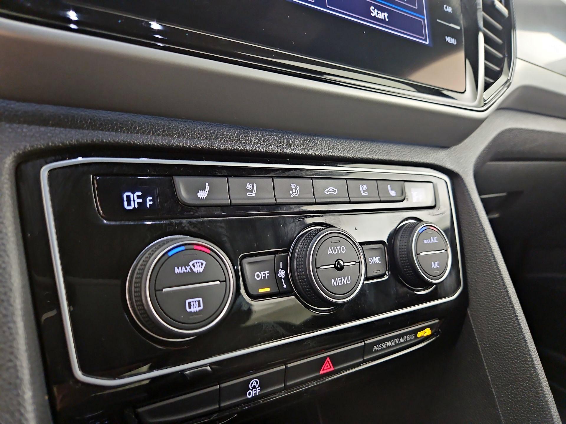 Thumbnail: 2021 Volkswagen Atlas - 17