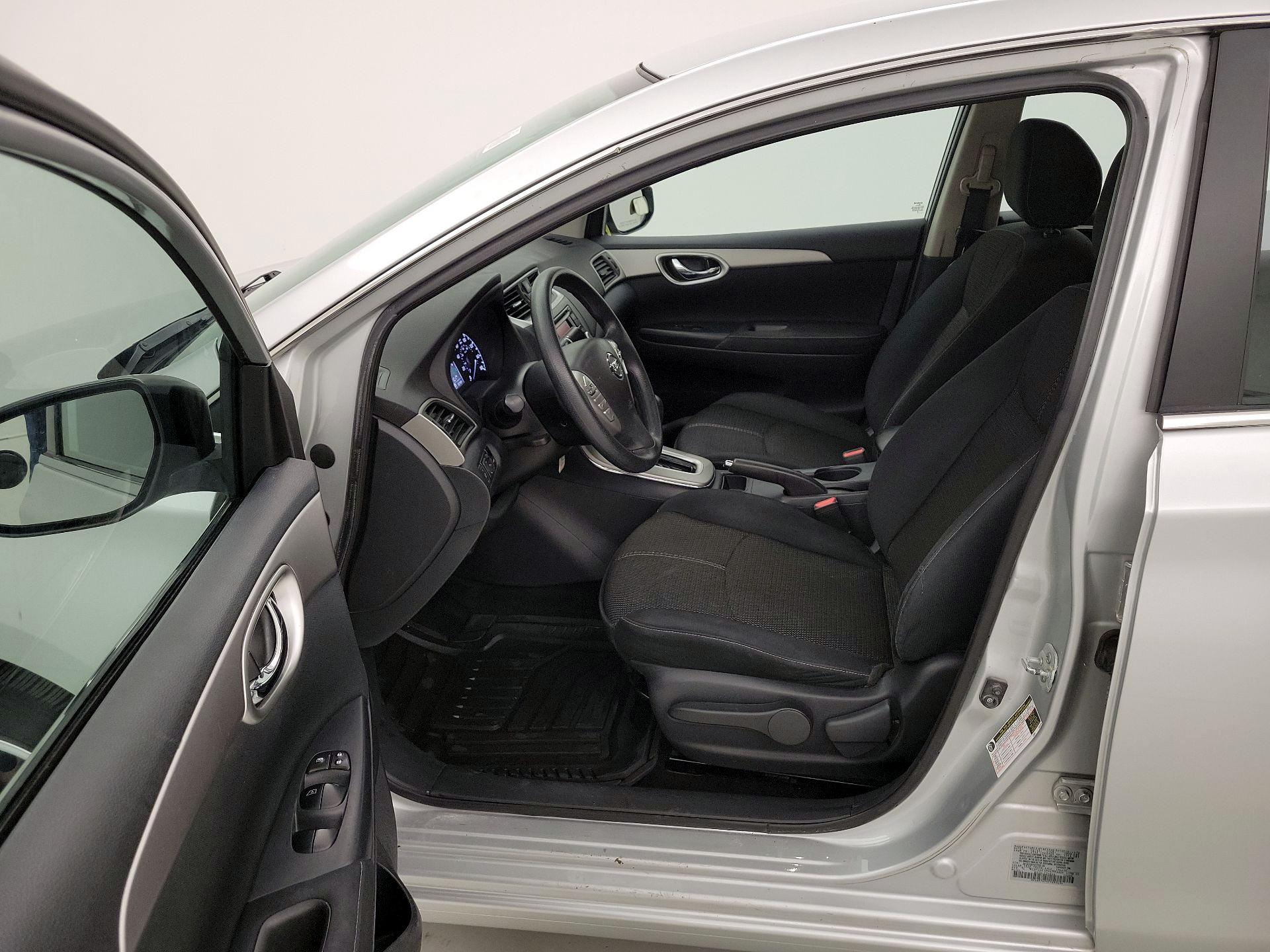 Thumbnail: 2015 Nissan Sentra - 11