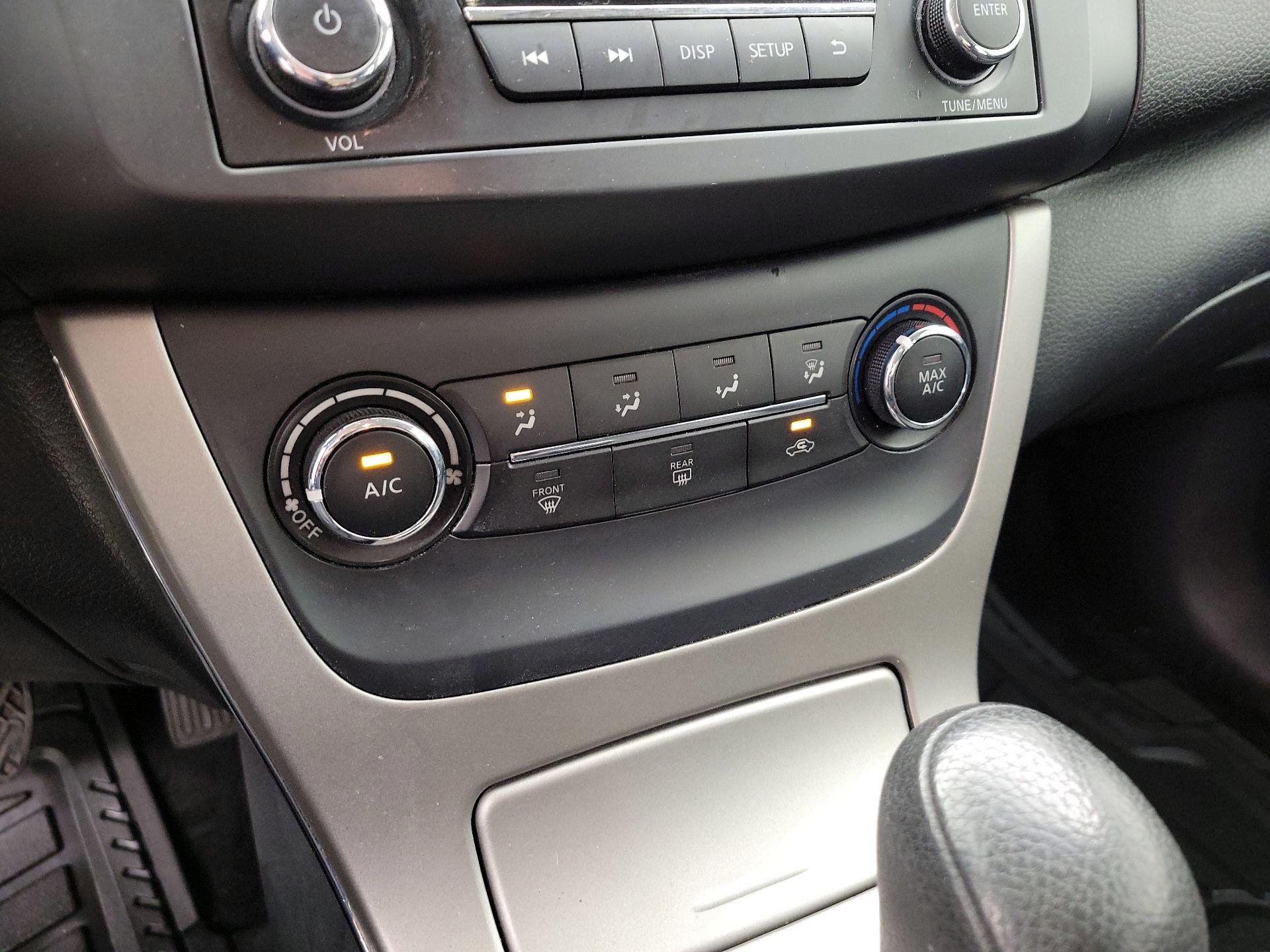 Thumbnail: 2015 Nissan Sentra - 15