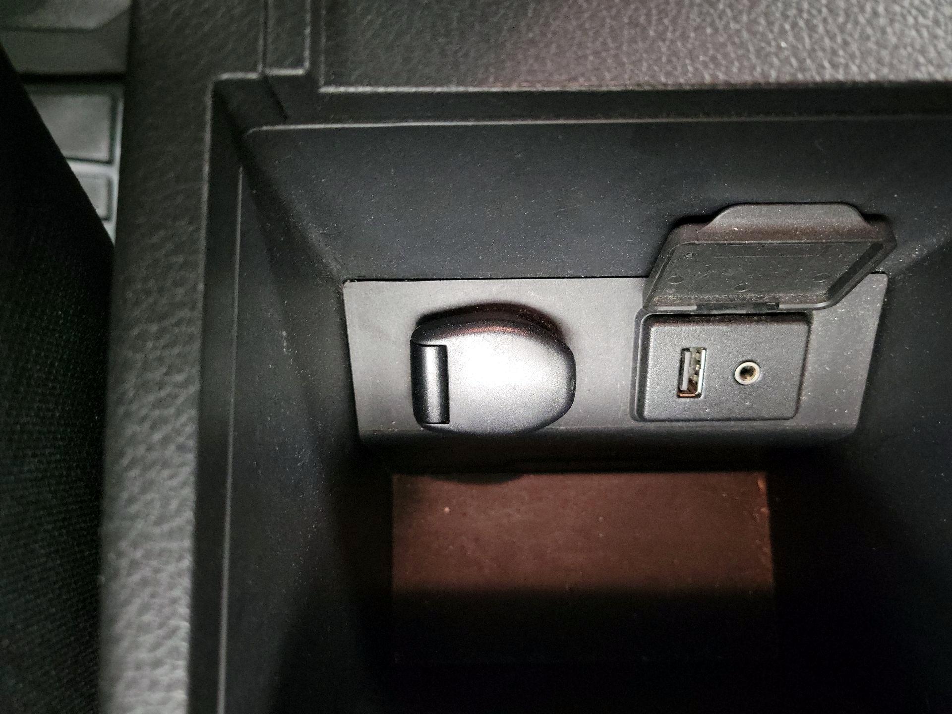 Thumbnail: 2015 Nissan Sentra - 17