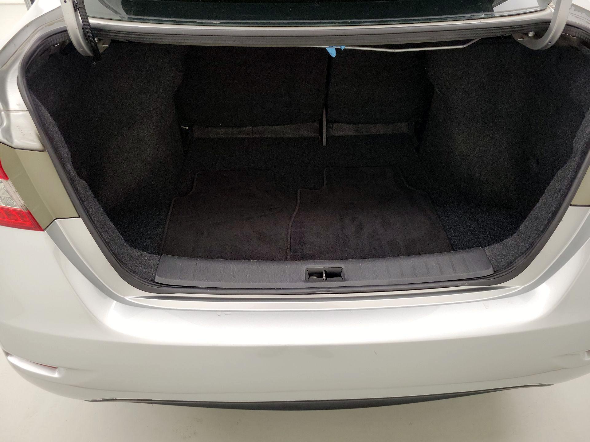 Thumbnail: 2015 Nissan Sentra - 19