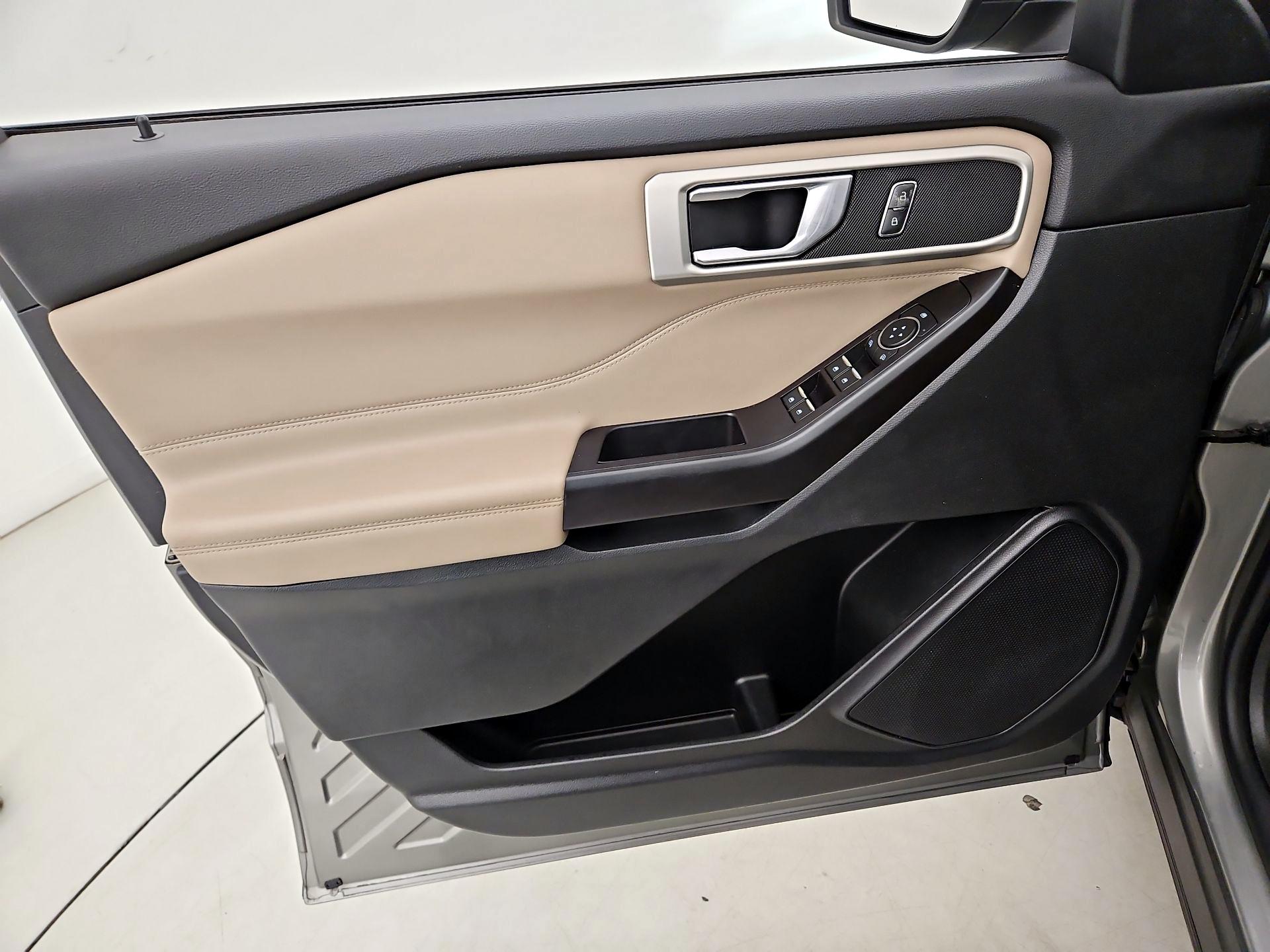 Thumbnail: 2020 Ford Explorer - 12