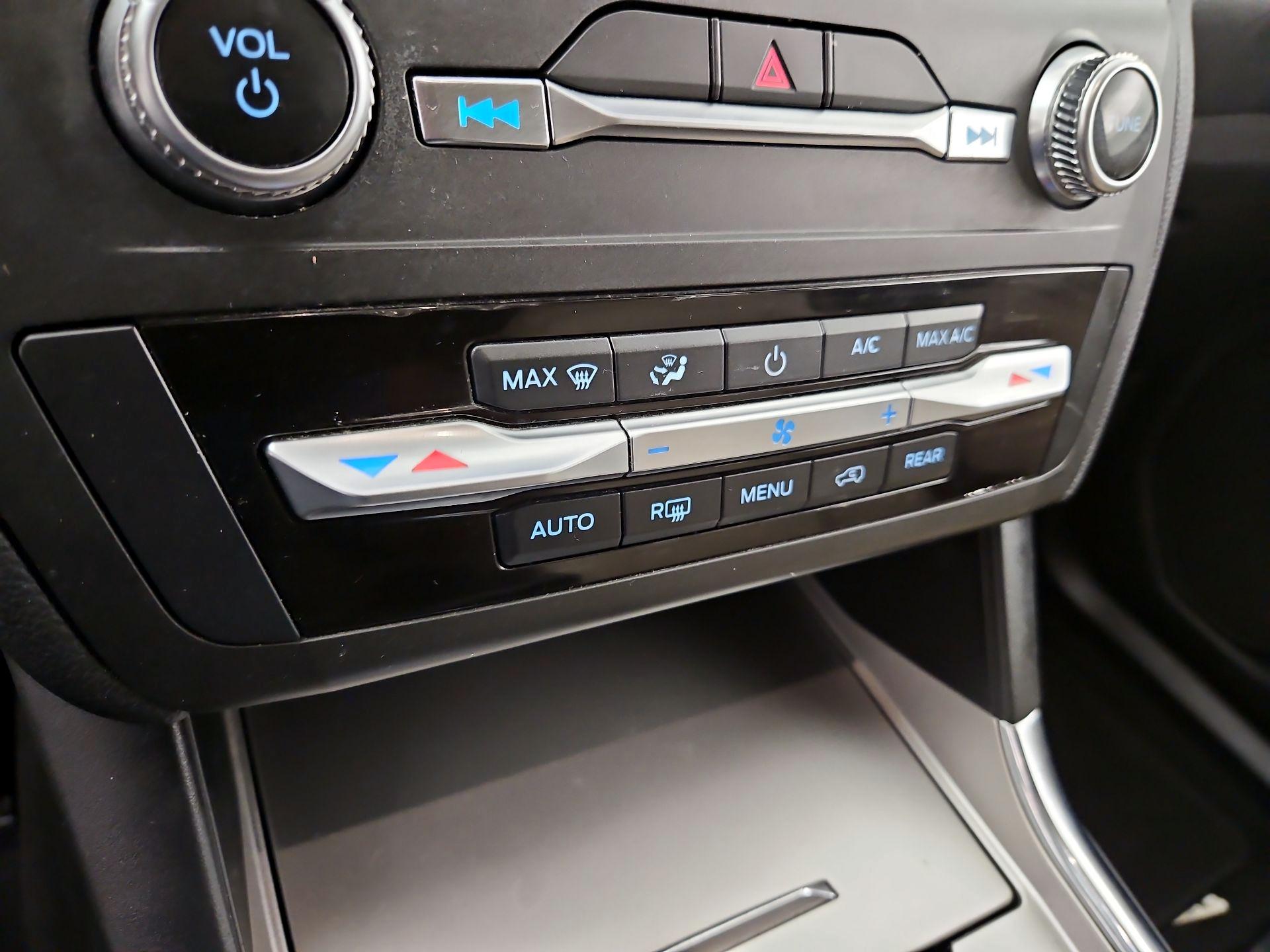 Thumbnail: 2020 Ford Explorer - 17