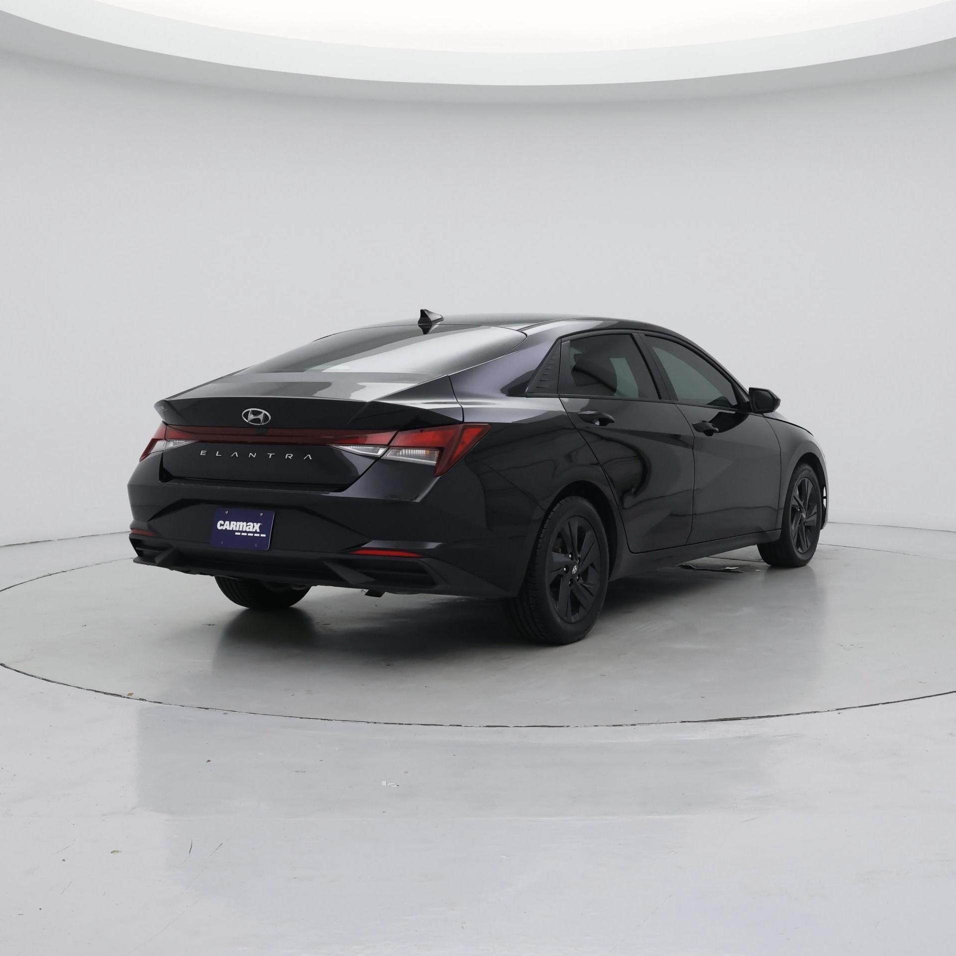 Thumbnail: 2022 Hyundai Elantra - 8