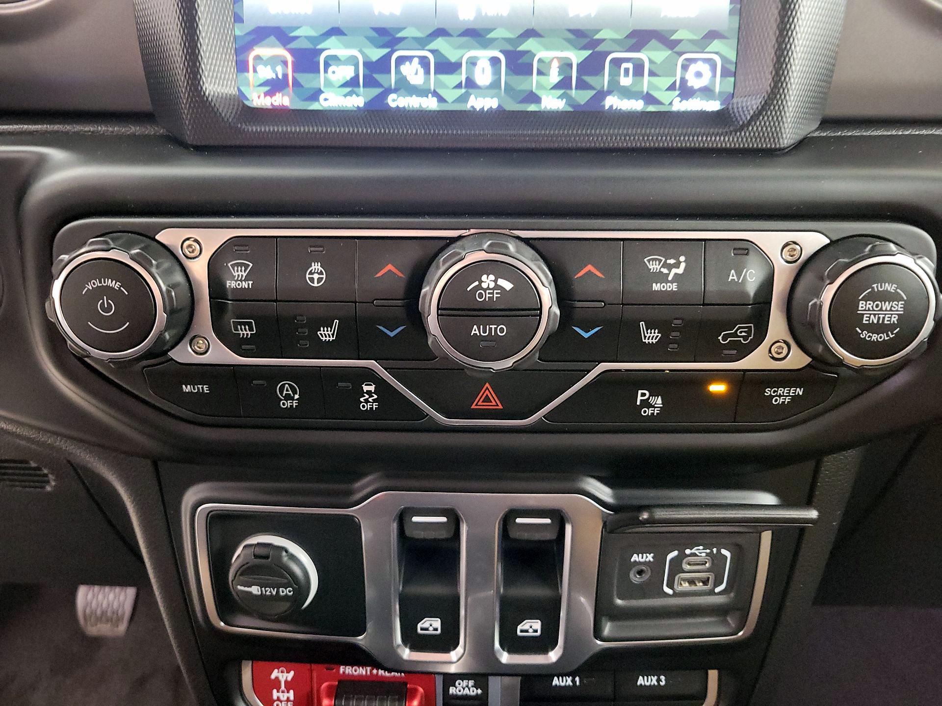 Thumbnail: 2022 Jeep Wrangler - 17