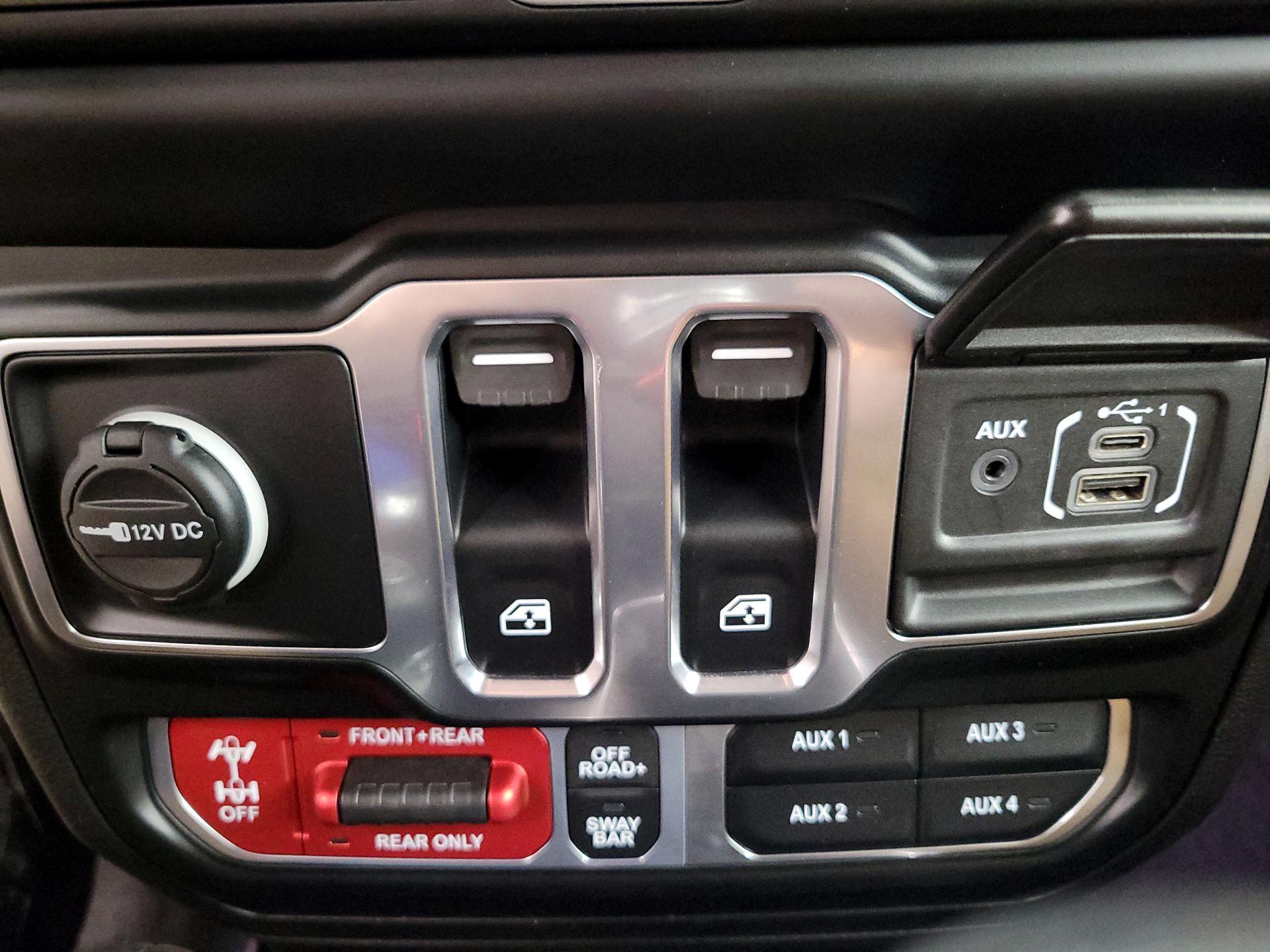 Thumbnail: 2022 Jeep Wrangler - 19