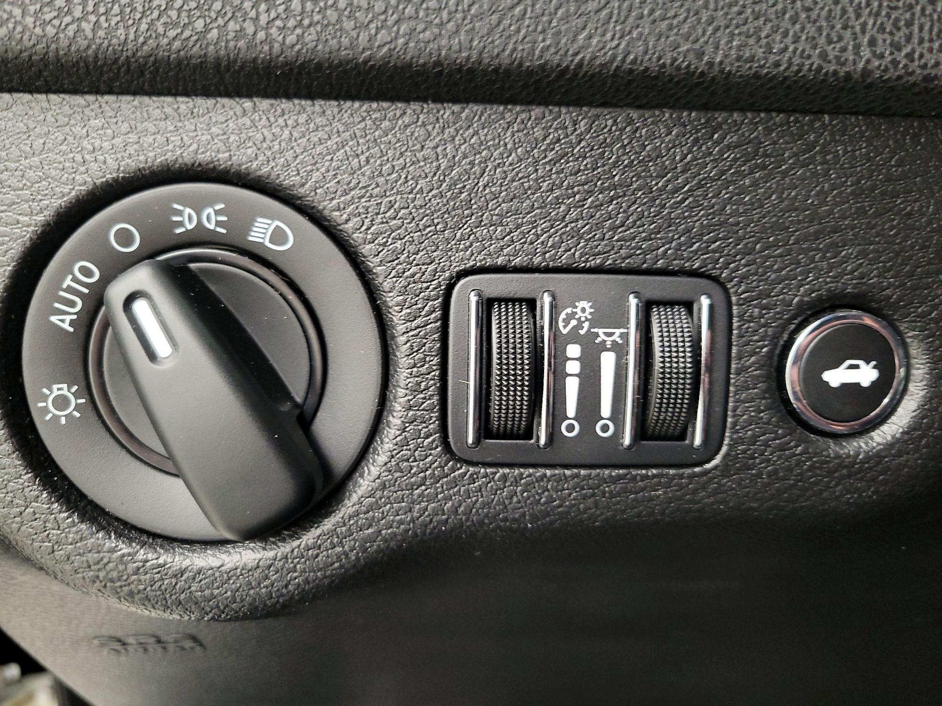 Thumbnail: 2020 Dodge Charger - 13