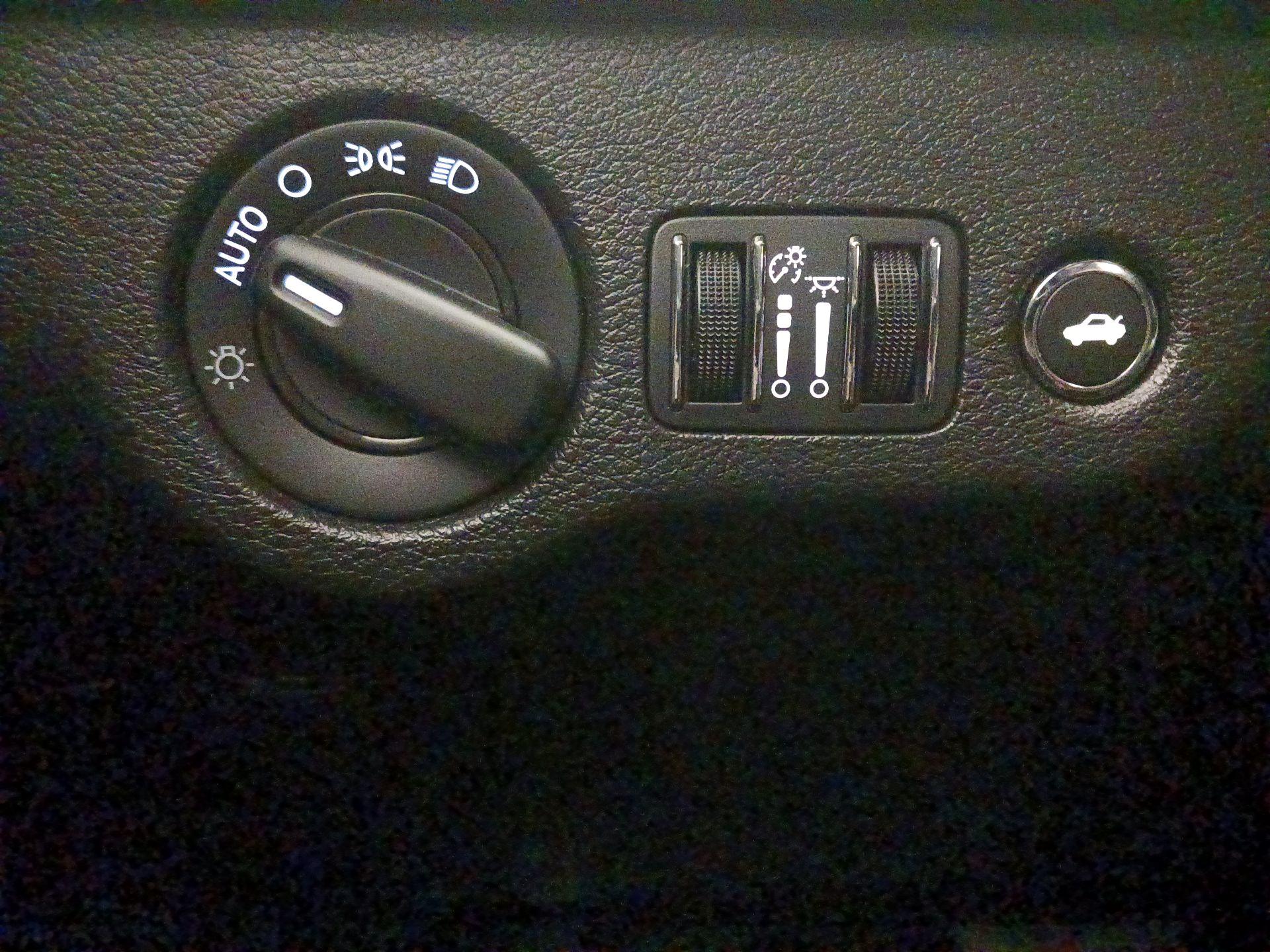 Thumbnail: 2020 Dodge Charger - 13