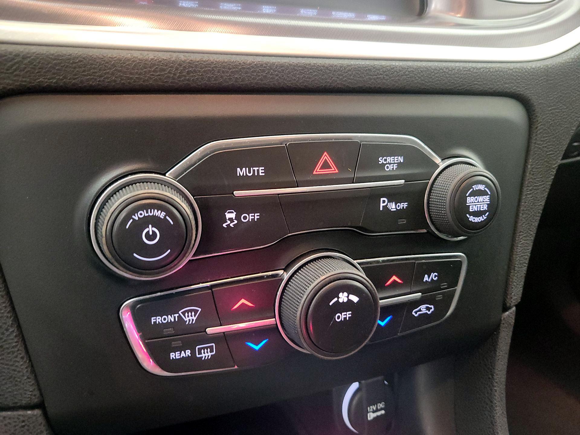 Thumbnail: 2020 Dodge Charger - 16