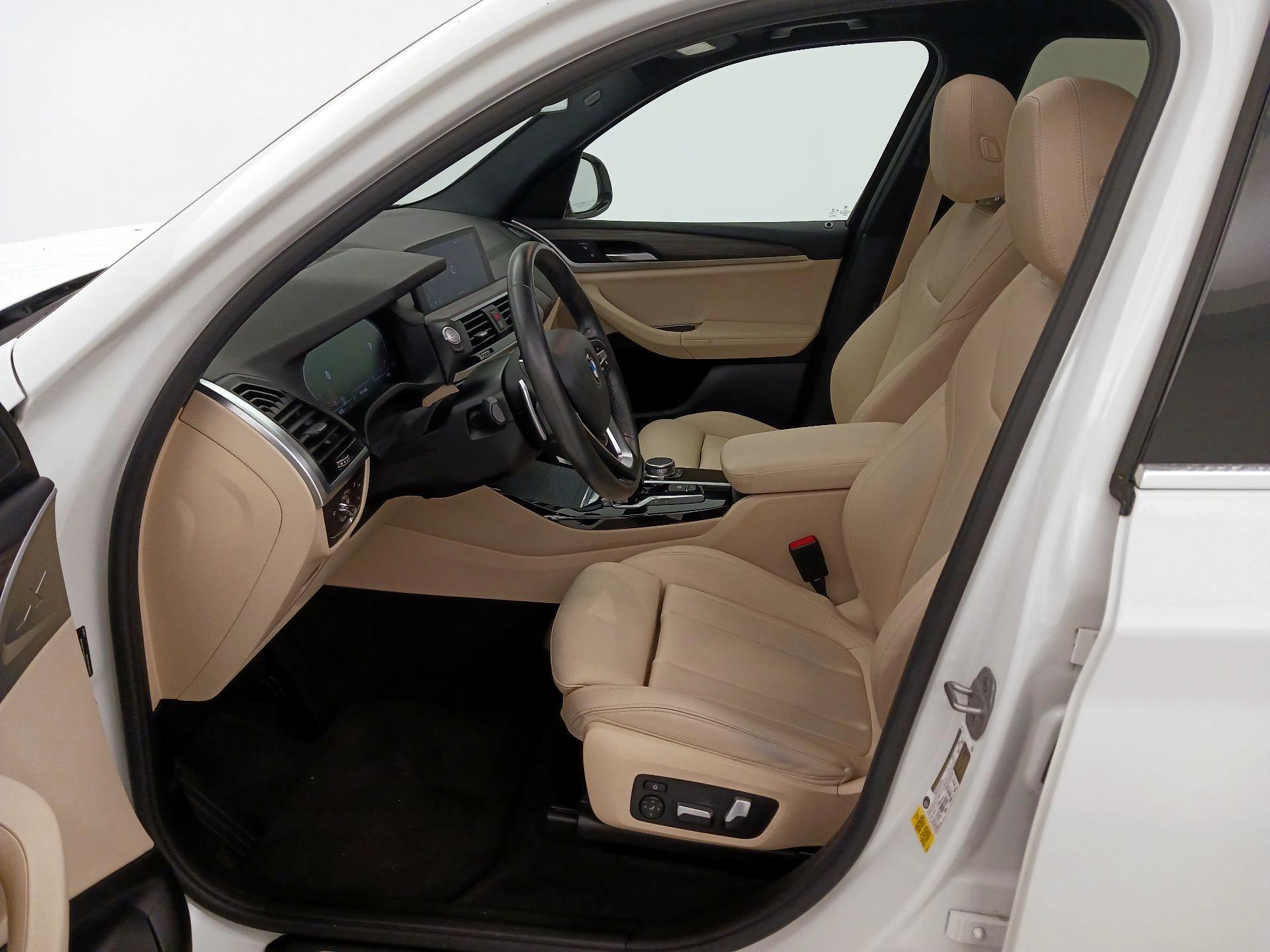 Thumbnail: 2021 BMW X3 - 11