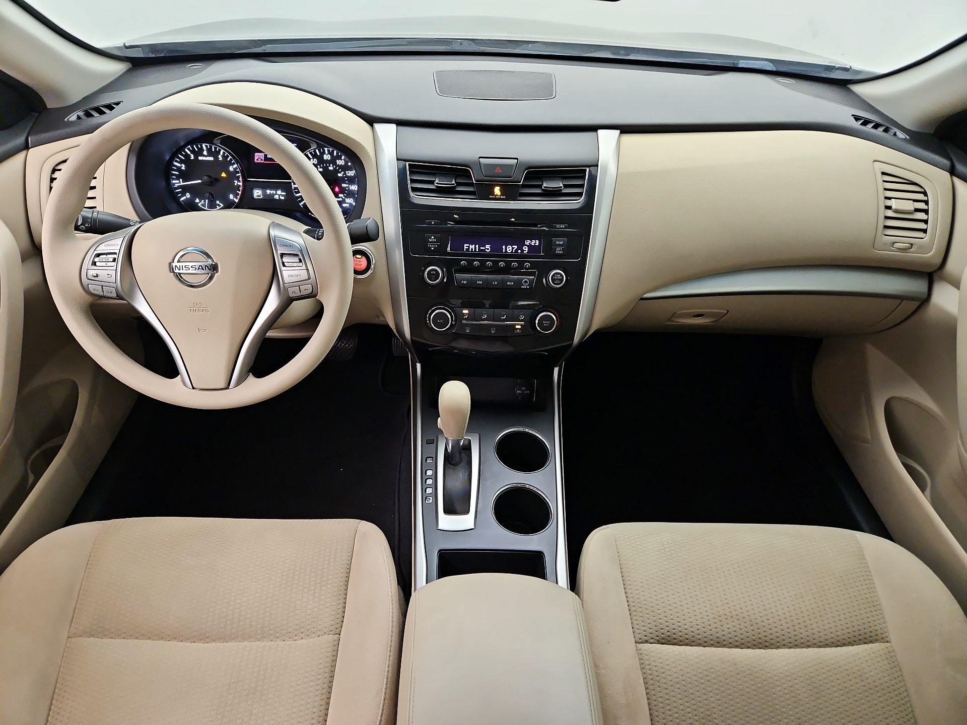 Thumbnail: 2015 Nissan Altima - 9