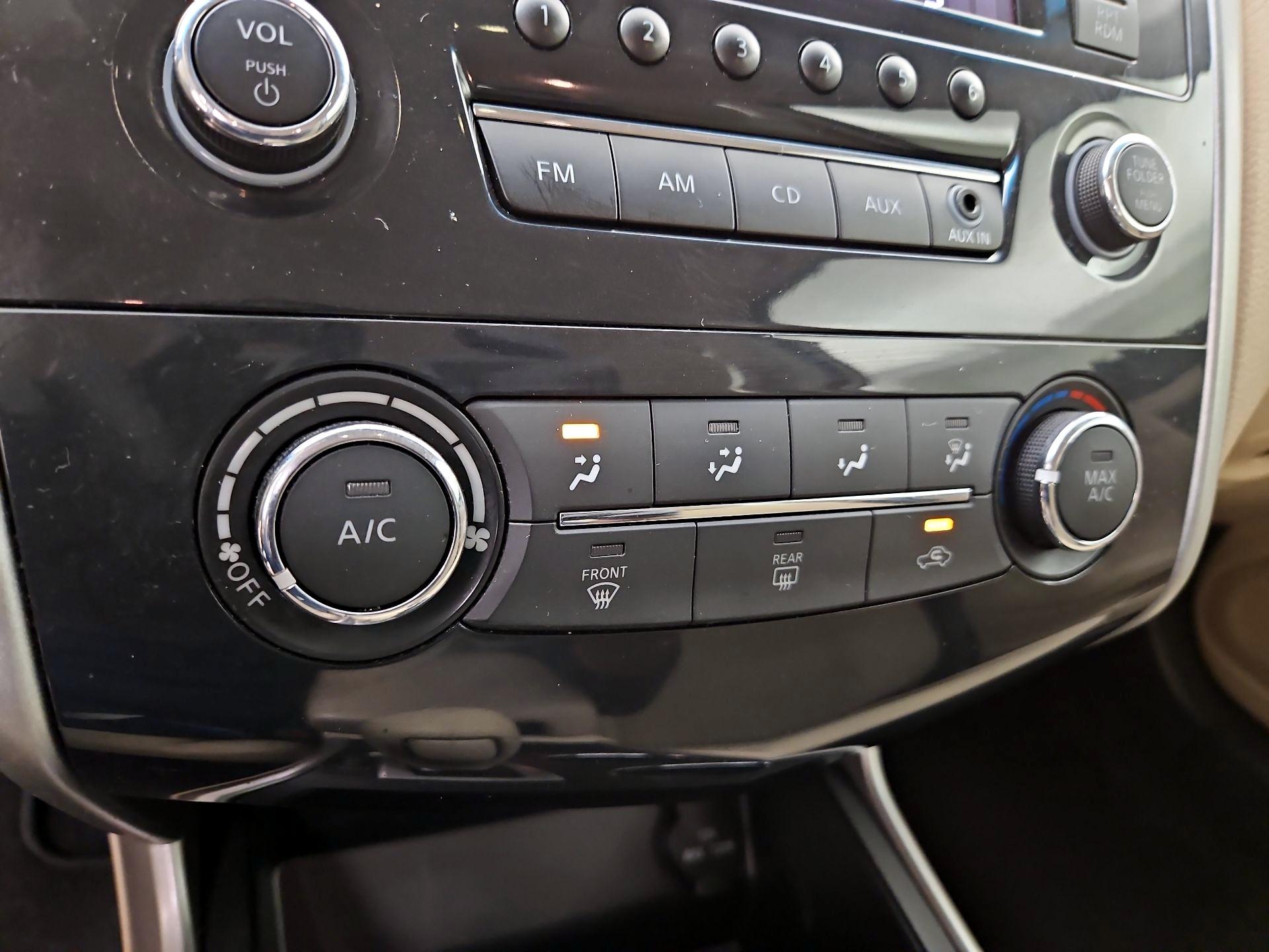 Thumbnail: 2015 Nissan Altima - 15