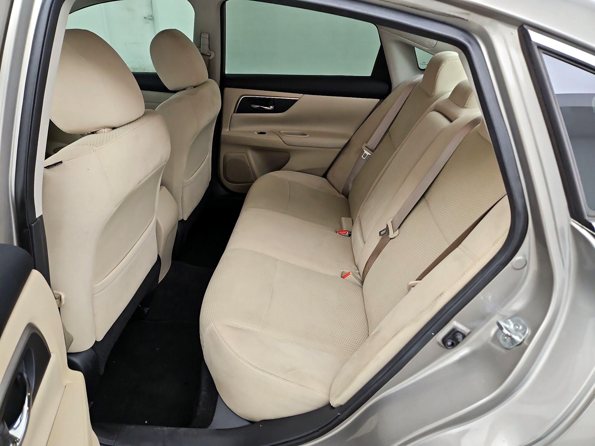 Thumbnail: 2015 Nissan Altima - 17