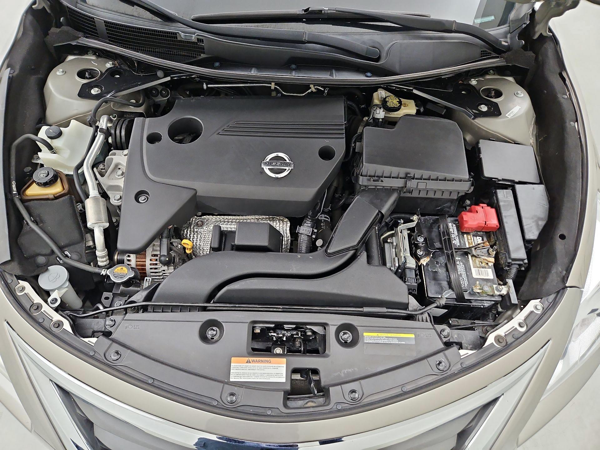 Thumbnail: 2015 Nissan Altima - 19