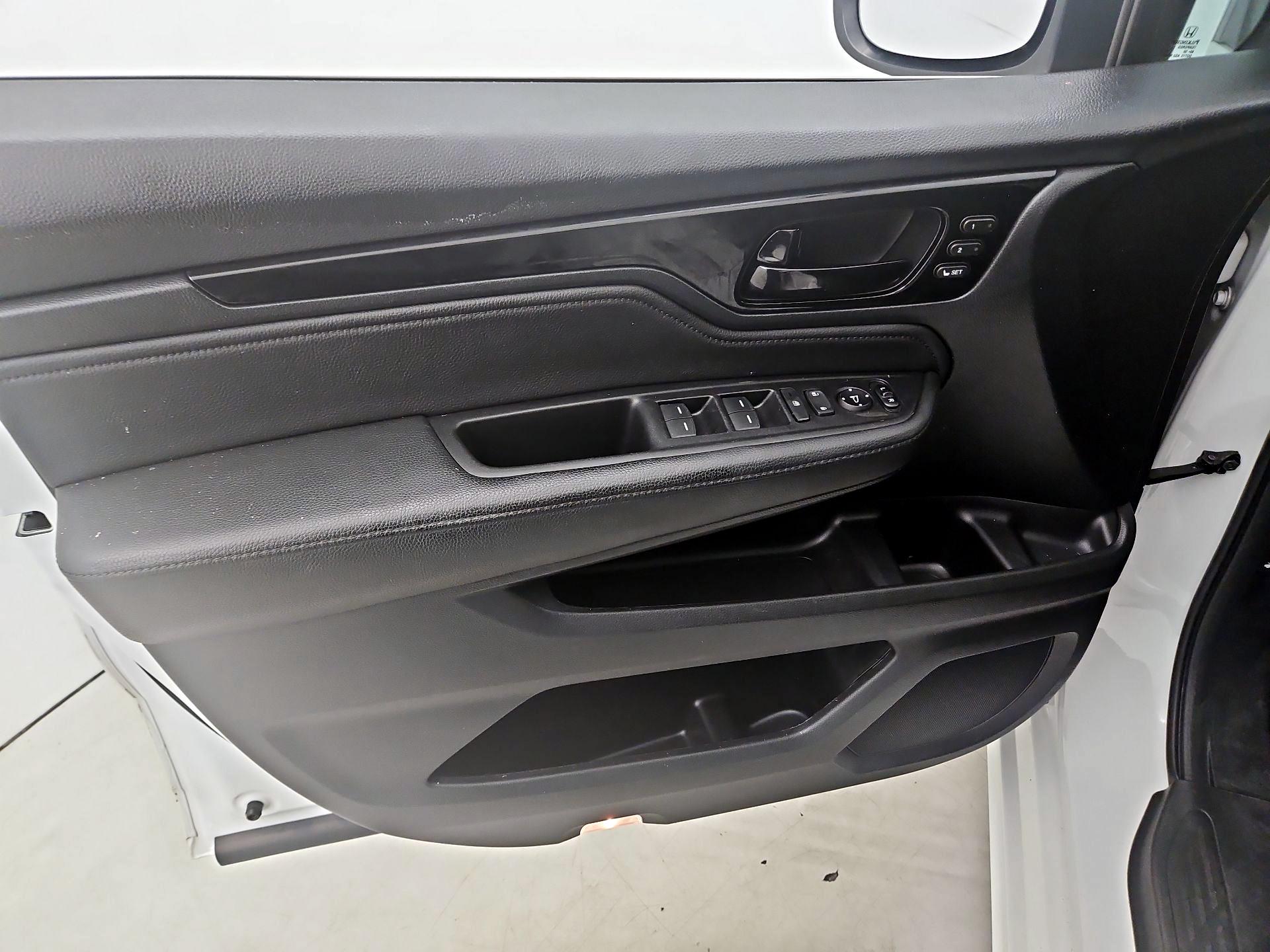 Thumbnail: 2023 Honda Odyssey - 12