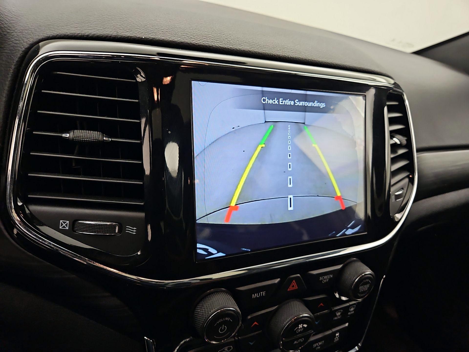 Thumbnail: 2021 Jeep Grand Cherokee - 15