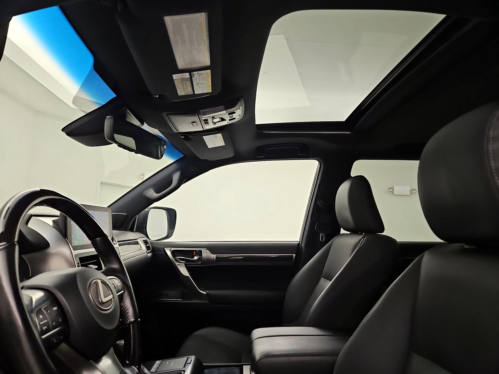 Thumbnail: 2023 Lexus GX - 19