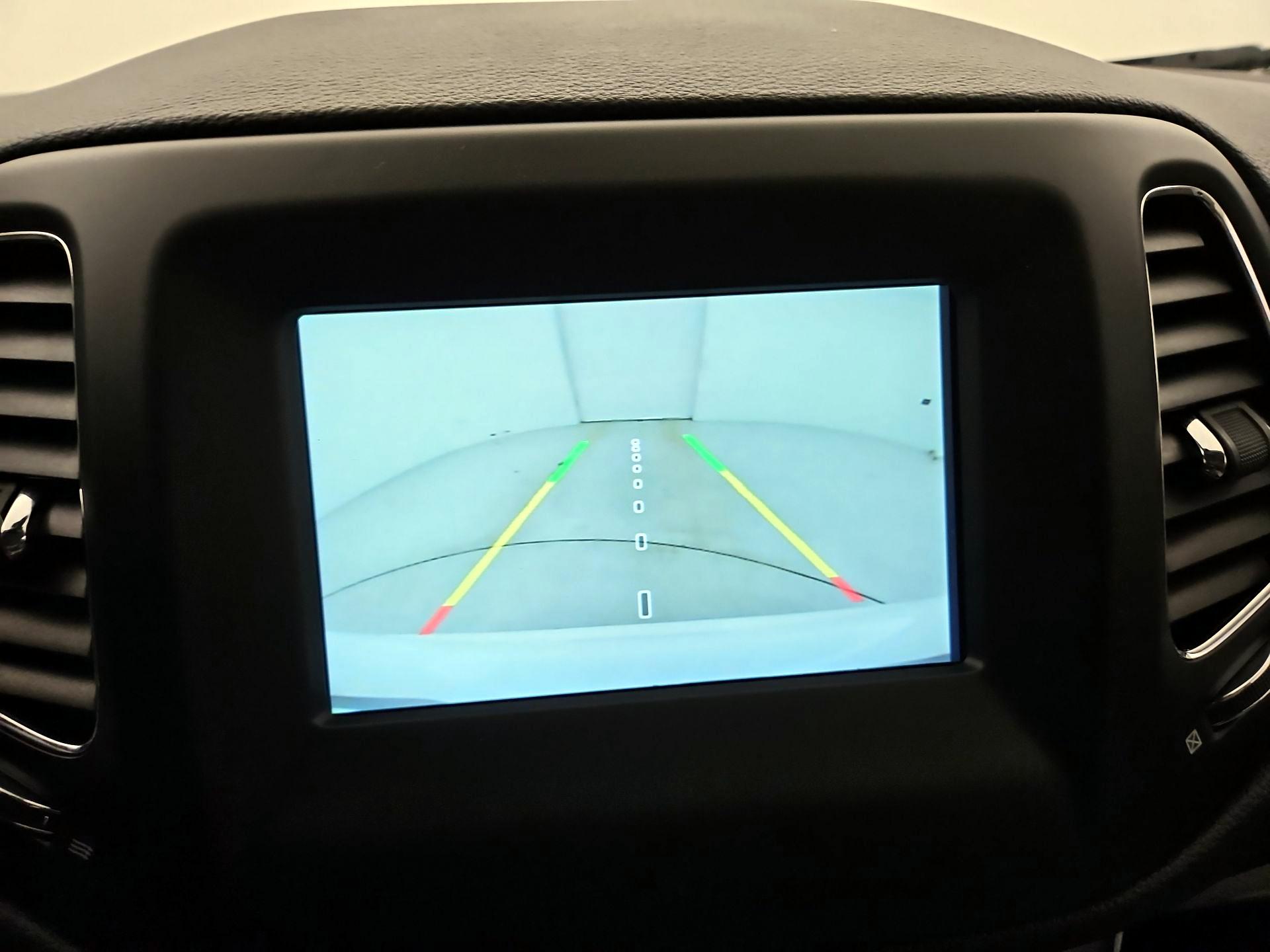 Thumbnail: 2021 Jeep Compass - 14