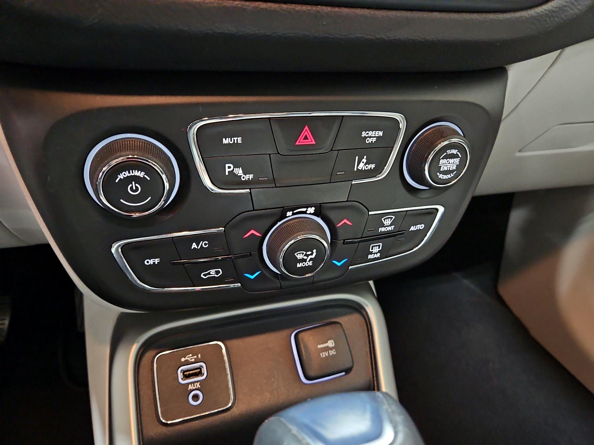 Thumbnail: 2021 Jeep Compass - 16