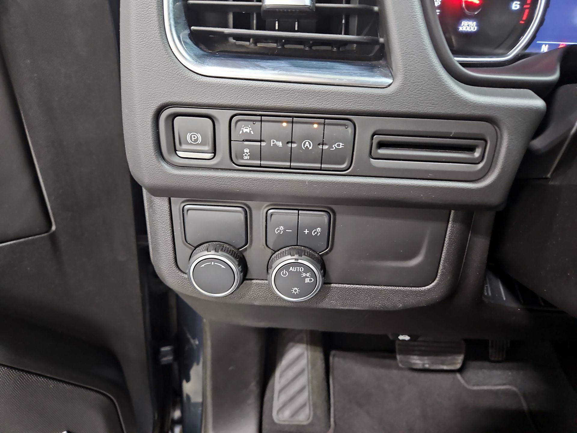 Thumbnail: 2021 Chevrolet Tahoe - 13