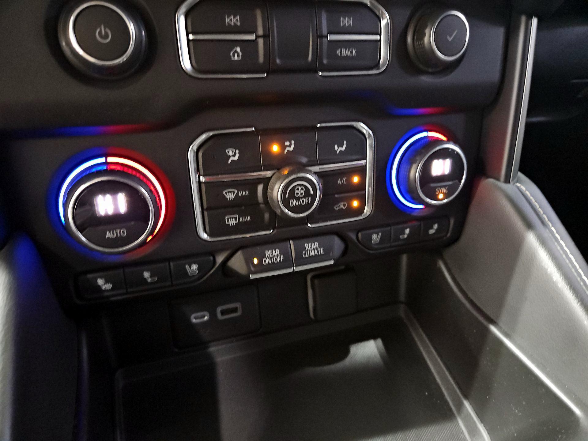 Thumbnail: 2021 Chevrolet Tahoe - 15