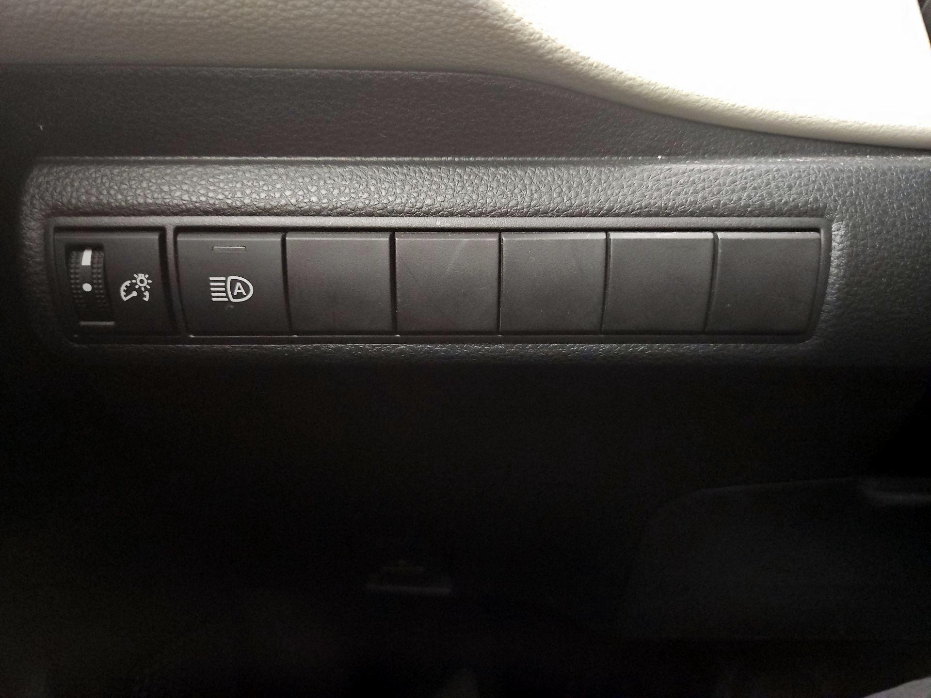 Thumbnail: 2020 Toyota Corolla - 13