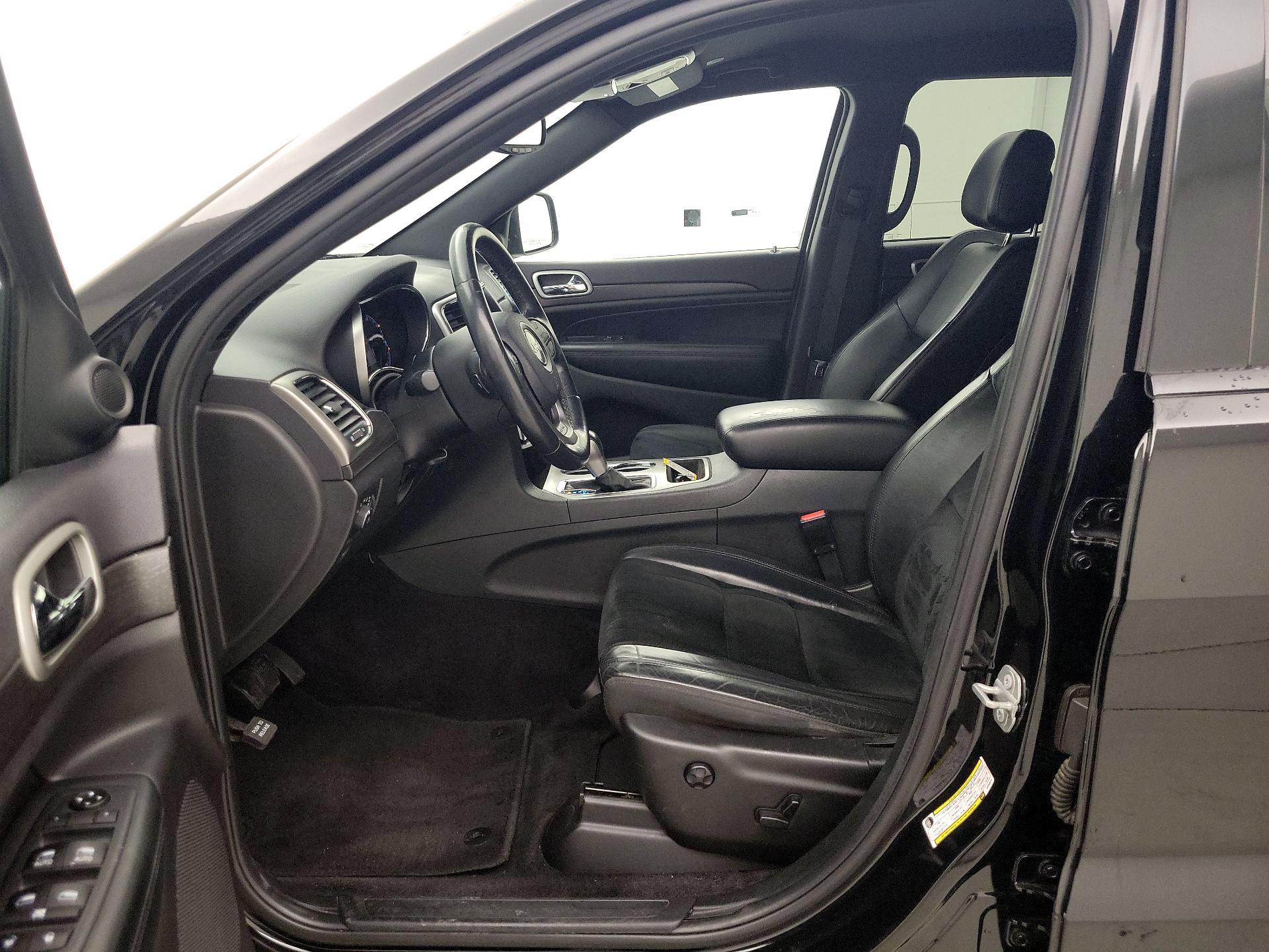 Thumbnail: 2018 Jeep Grand Cherokee - 11