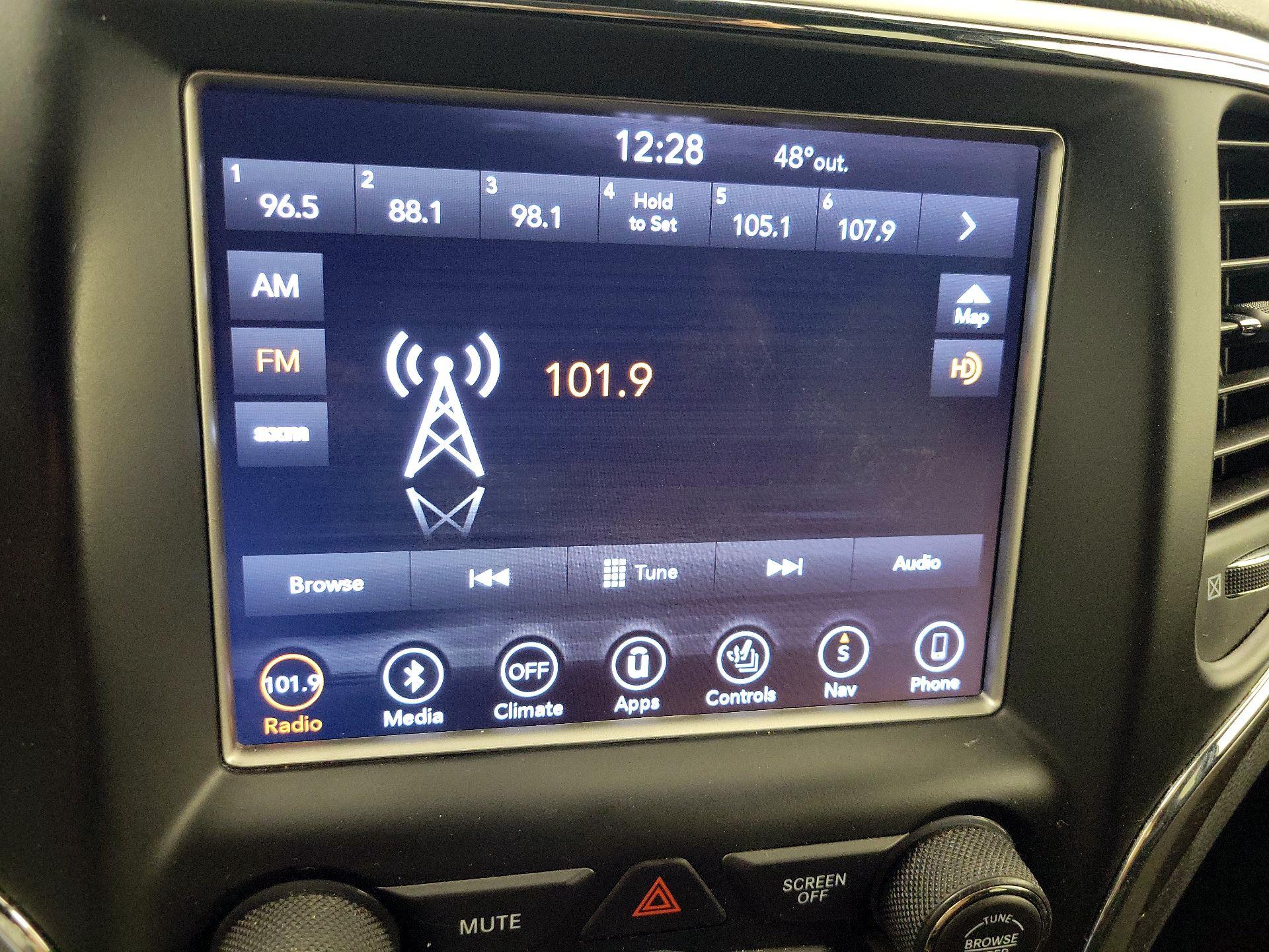 Thumbnail: 2018 Jeep Grand Cherokee - 16