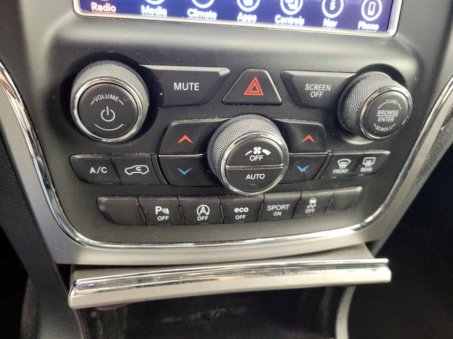 Thumbnail: 2018 Jeep Grand Cherokee - 17