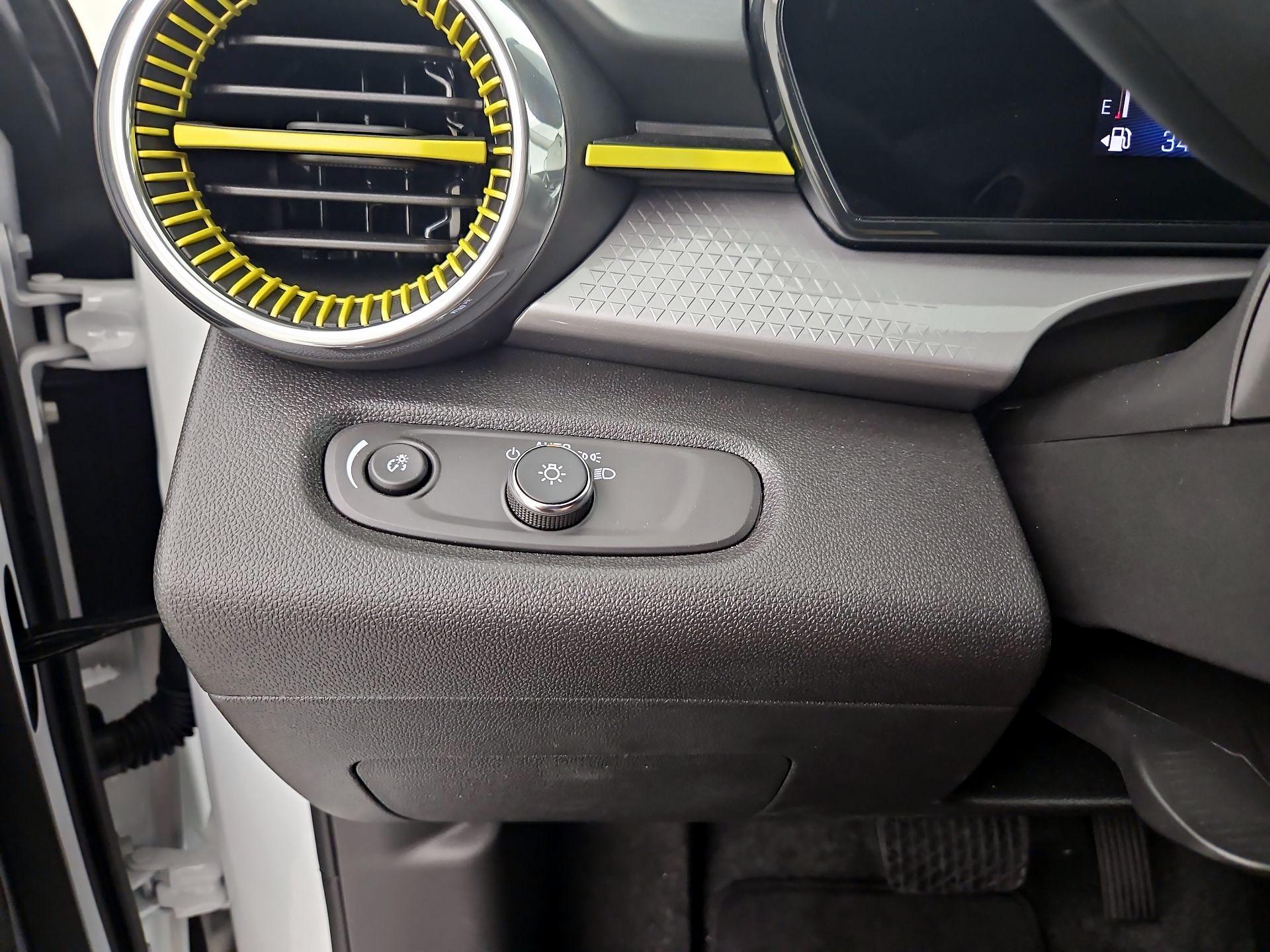 Thumbnail: 2025 Chevrolet Trax - 13