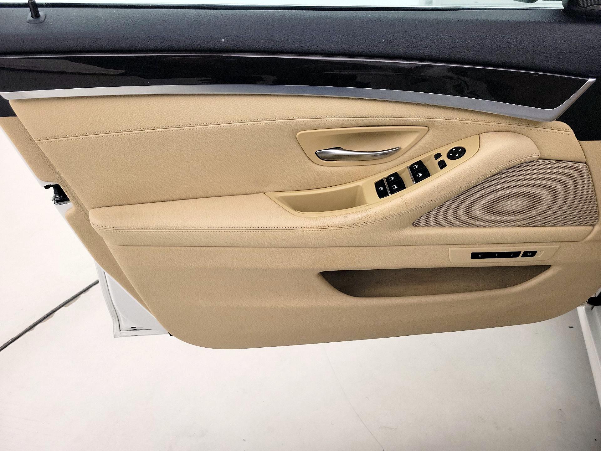 Thumbnail: 2014 BMW 5 Series - 12