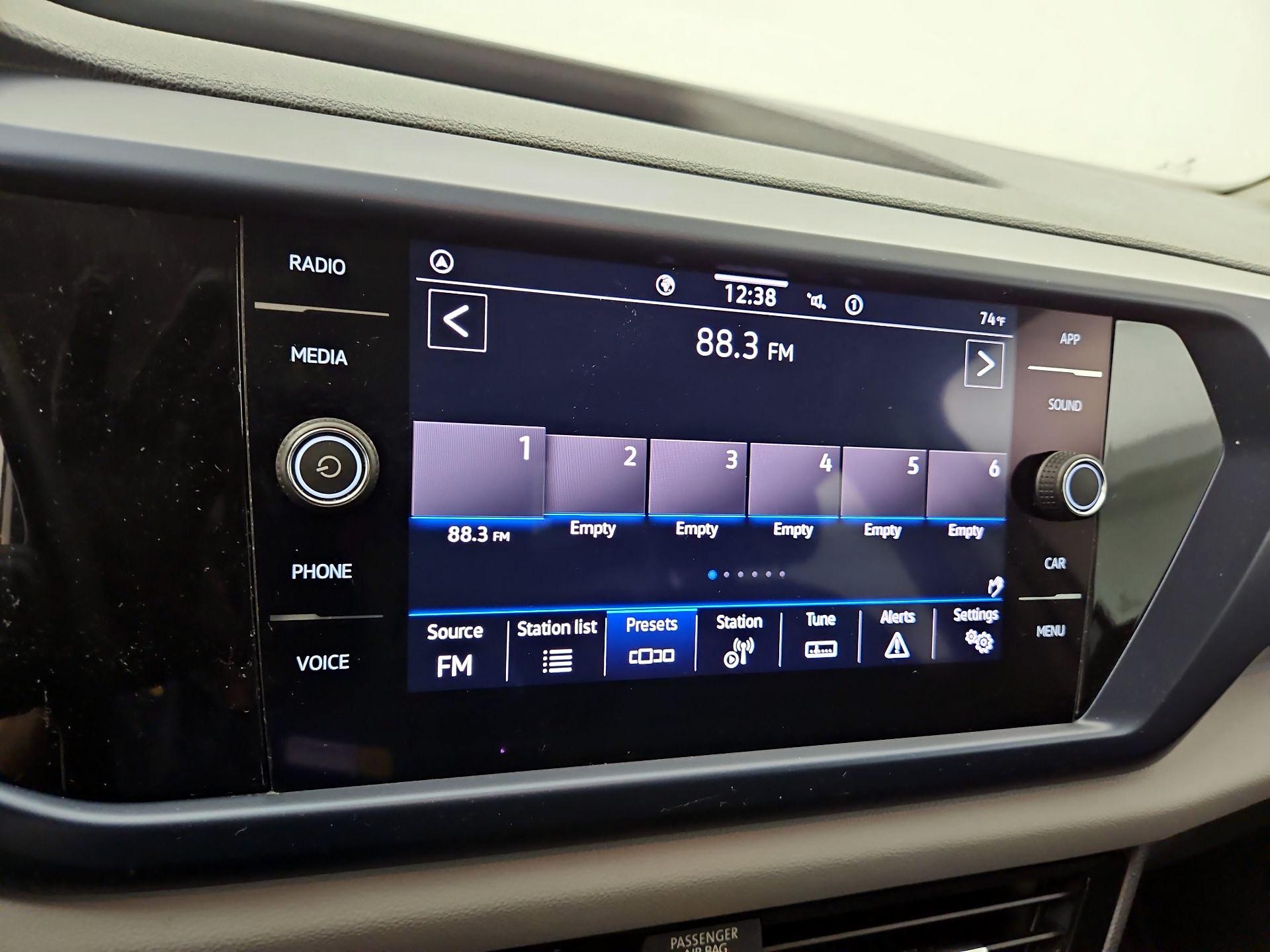 Thumbnail: 2022 Volkswagen Taos - 15