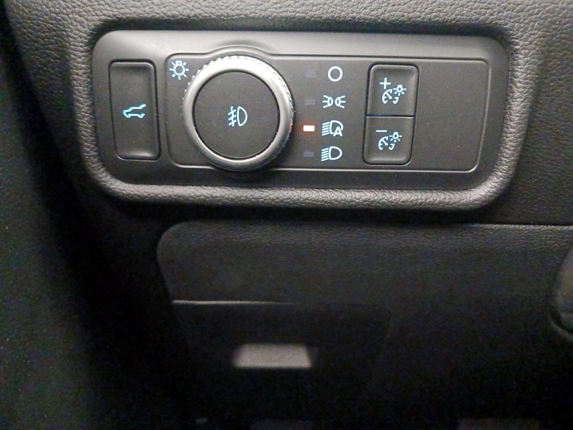 Thumbnail: 2022 Ford Explorer - 13