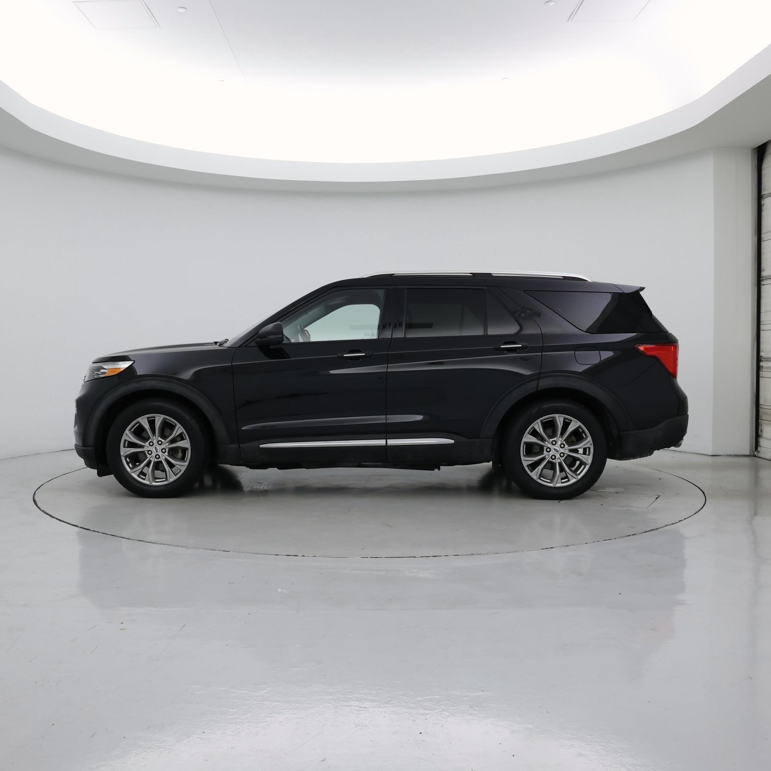 Thumbnail: 2022 Ford Explorer - 3