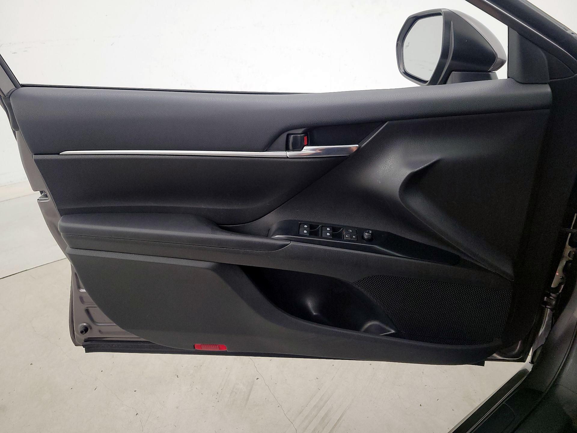 Thumbnail: 2020 Toyota Camry - 12