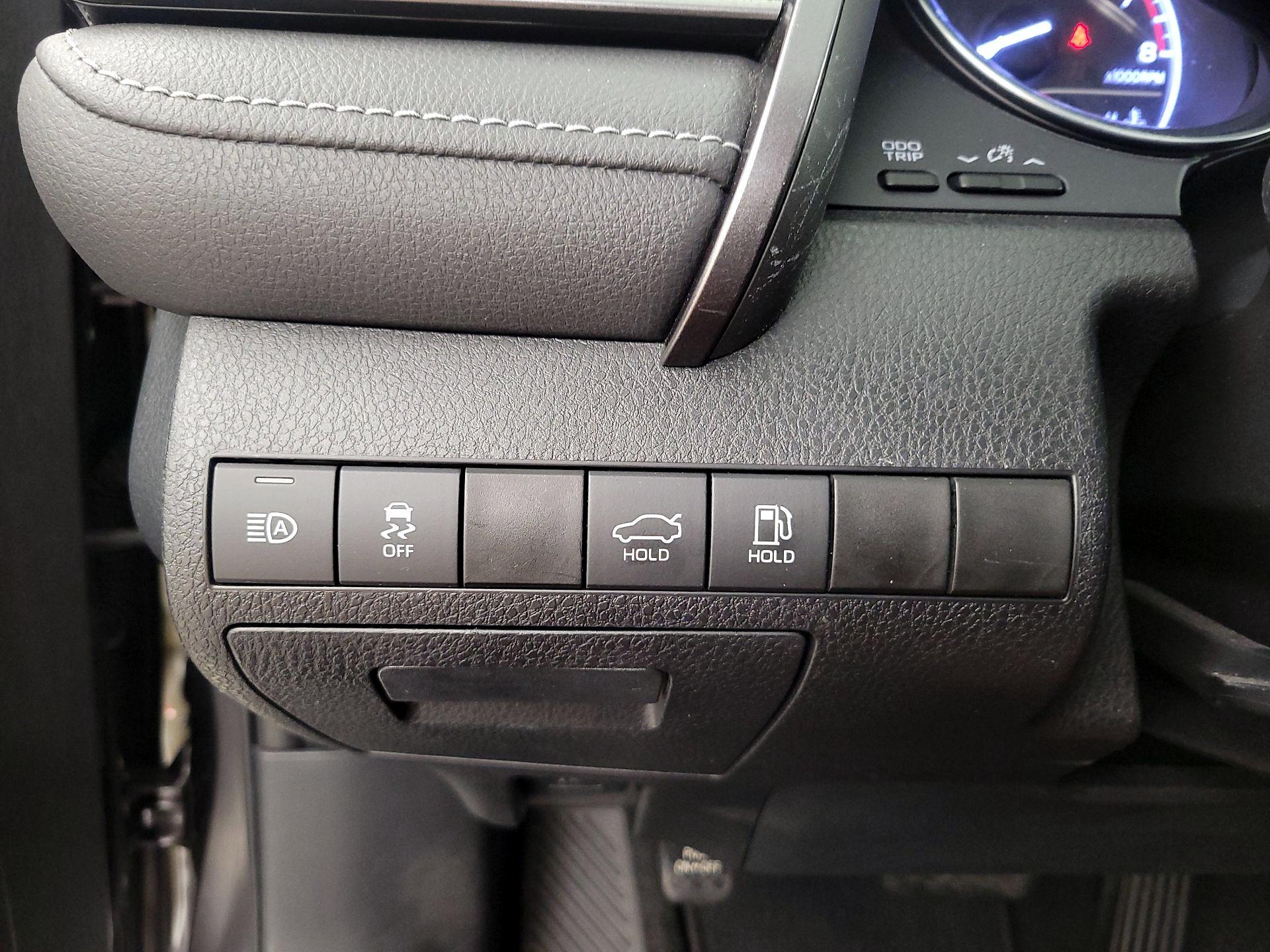 Thumbnail: 2020 Toyota Camry - 13