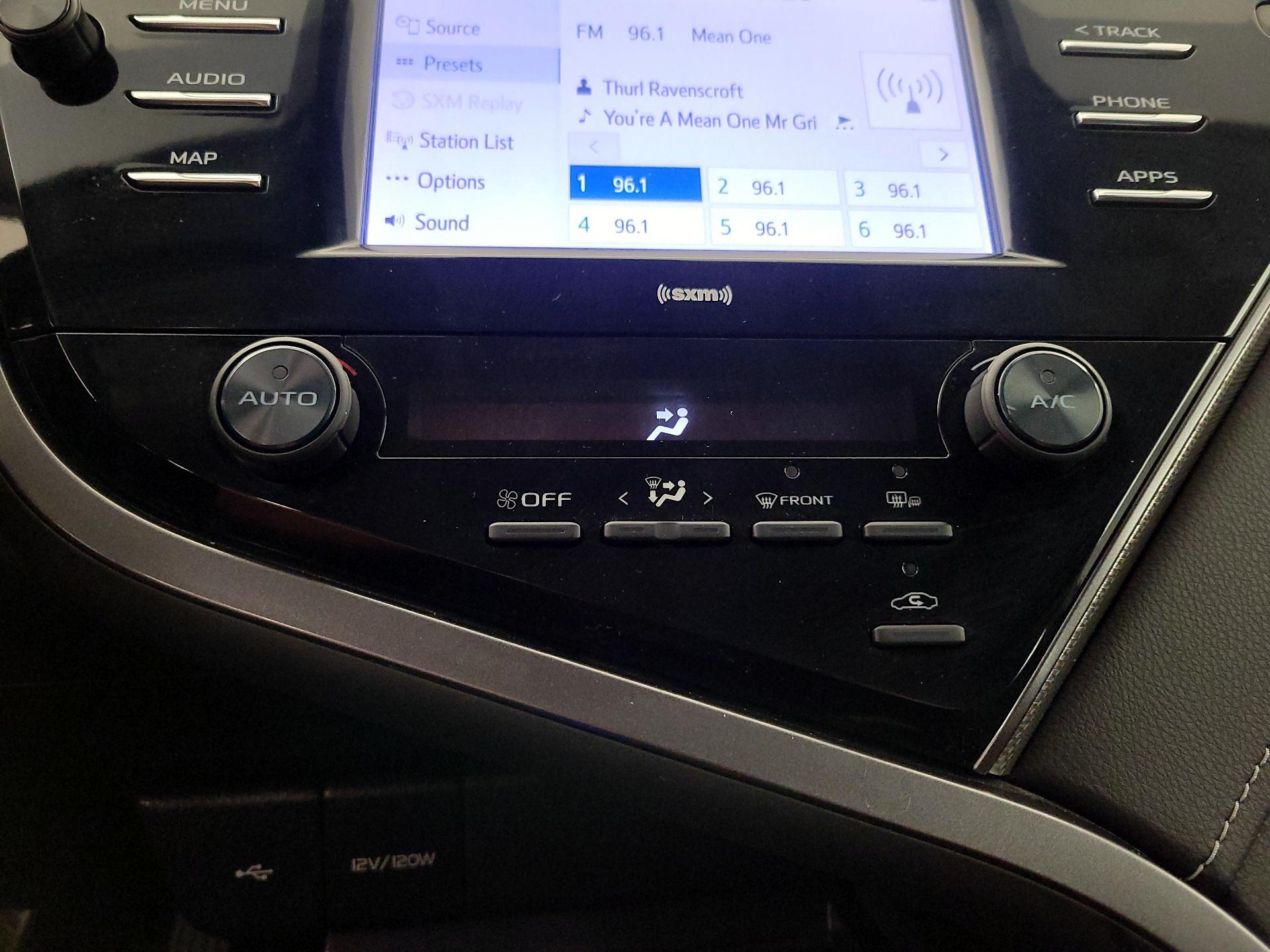 Thumbnail: 2020 Toyota Camry - 16