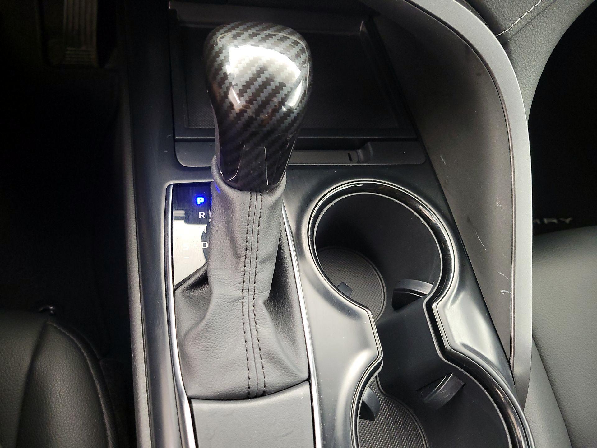 Thumbnail: 2020 Toyota Camry - 17