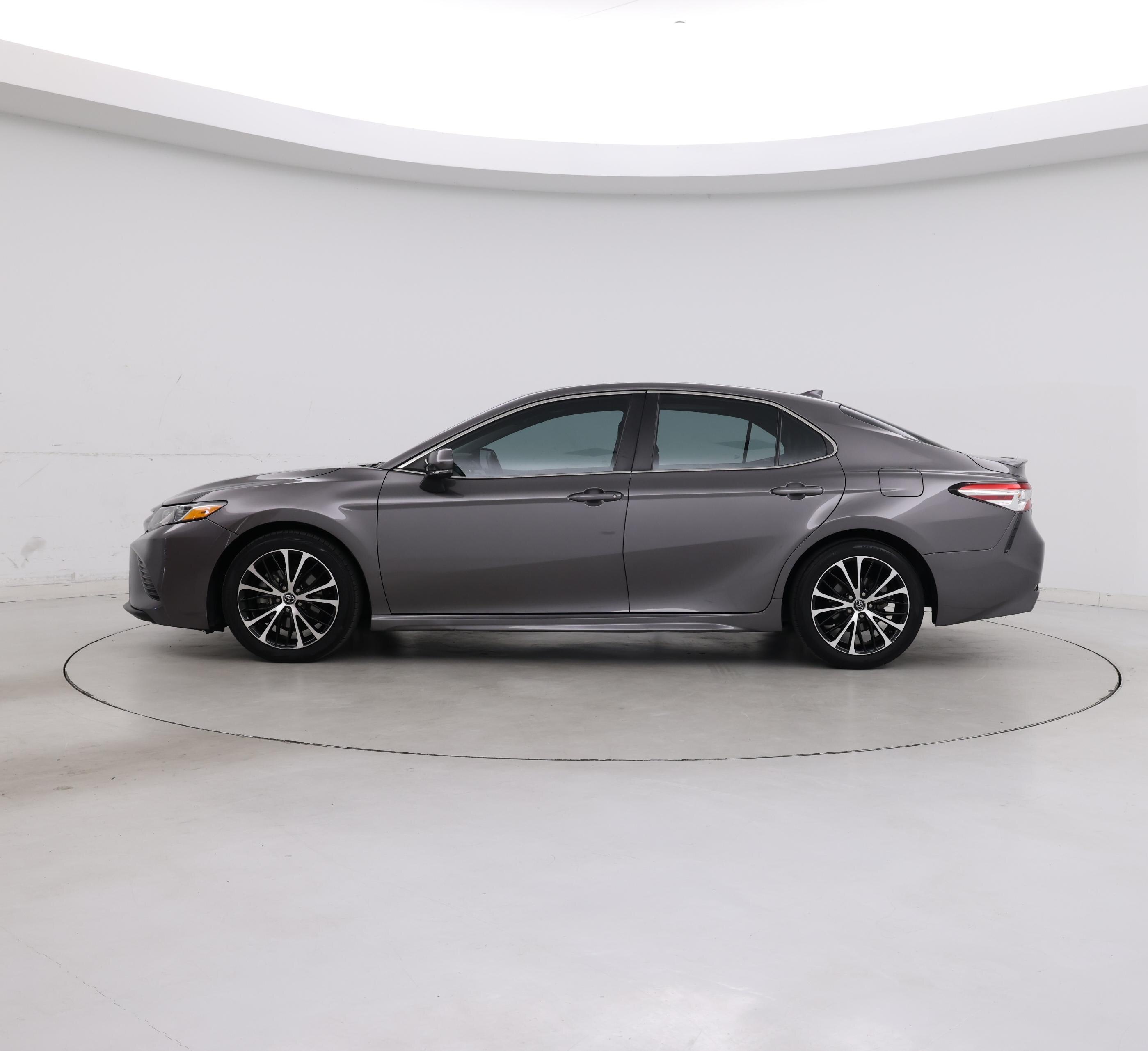 Thumbnail: 2020 Toyota Camry - 3