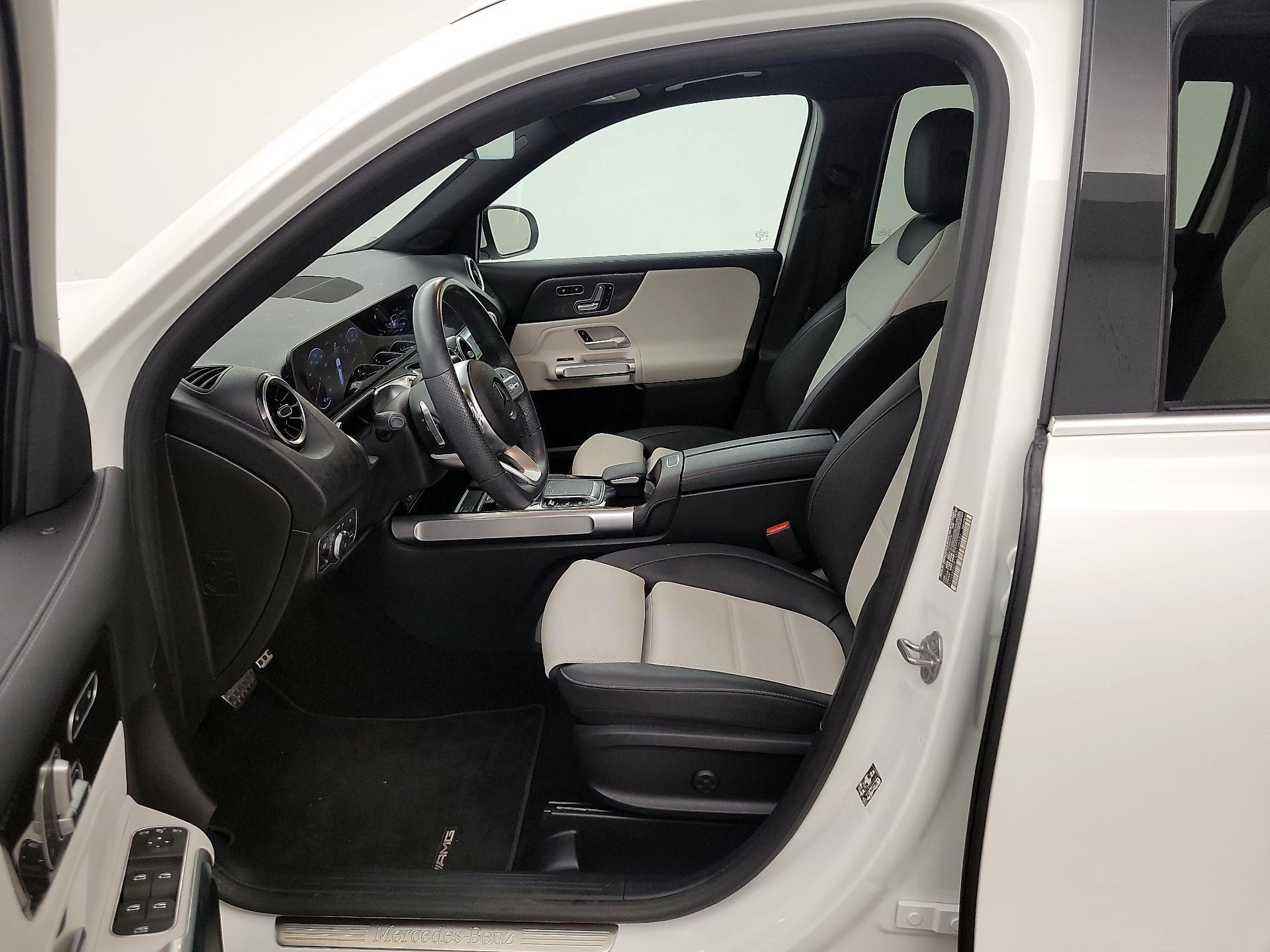 Thumbnail: 2021 Mercedes-Benz GLB - 11