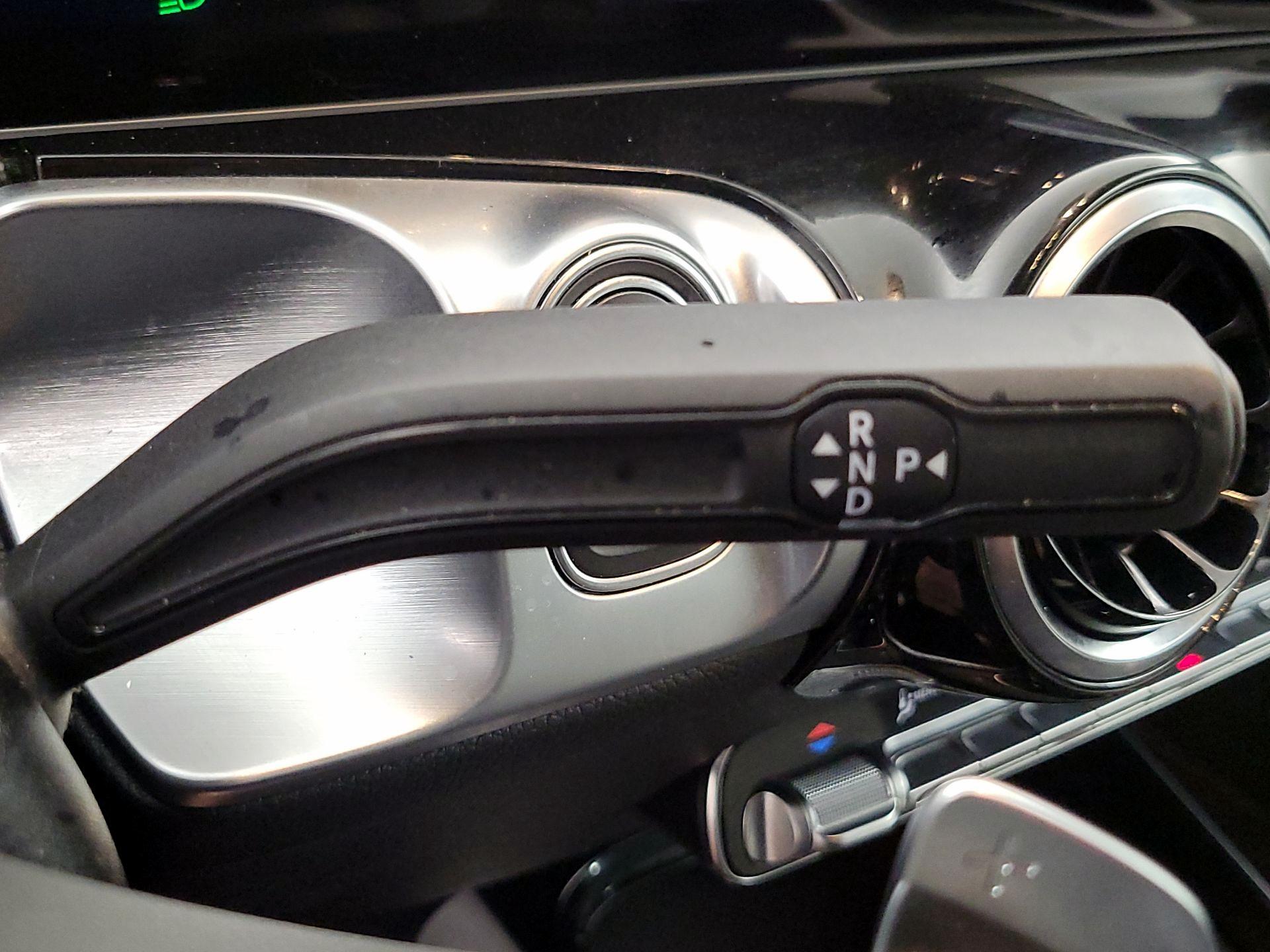 Thumbnail: 2021 Mercedes-Benz GLB - 17