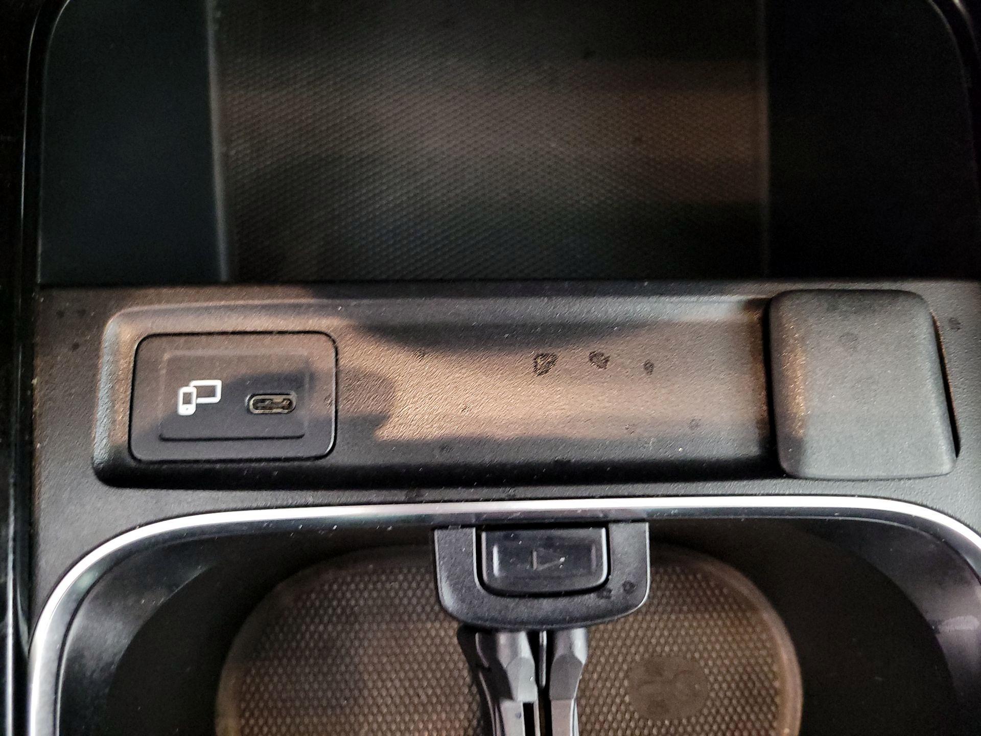 Thumbnail: 2021 Mercedes-Benz GLB - 18