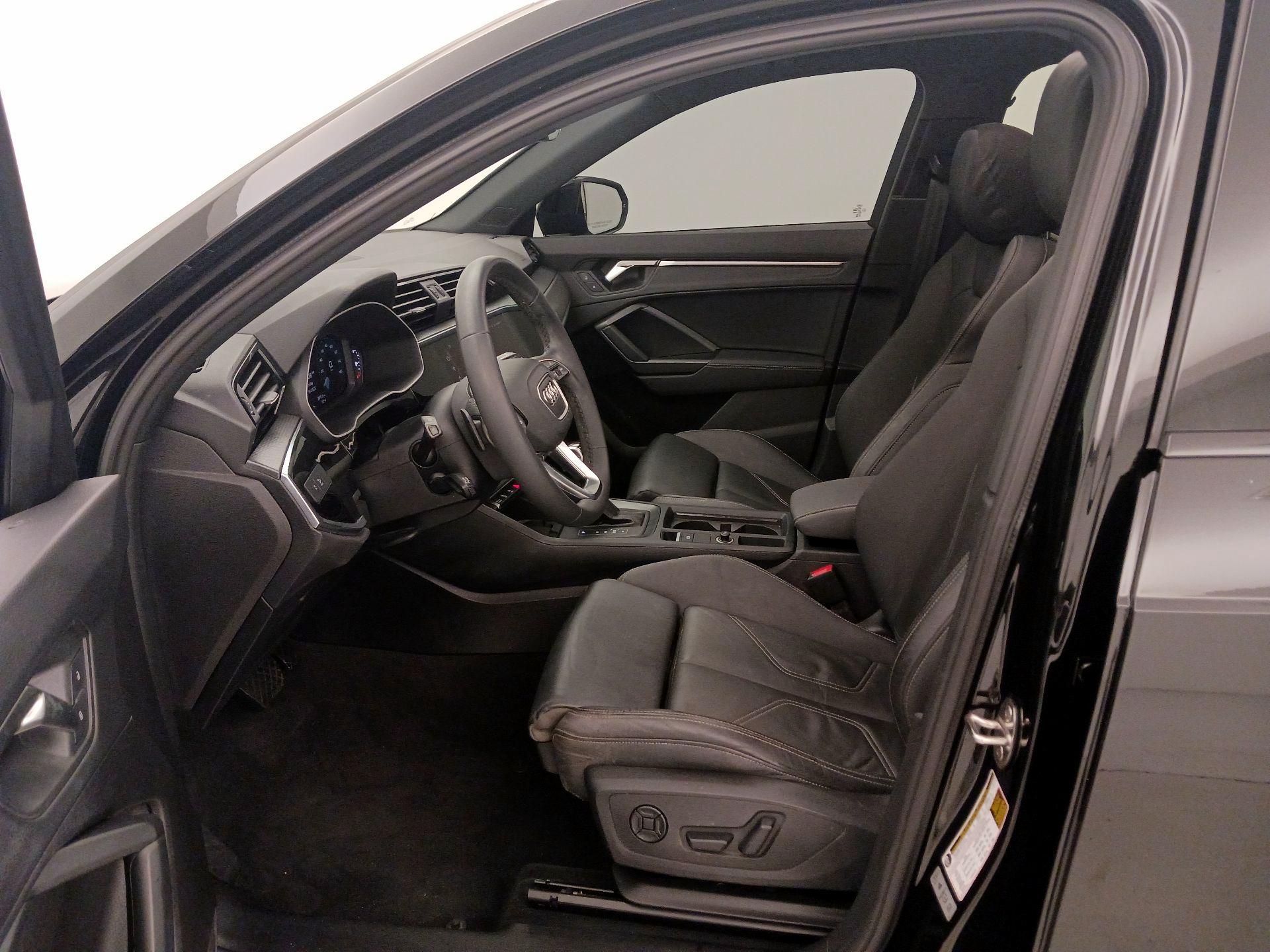 Thumbnail: 2024 Audi Q3 - 11