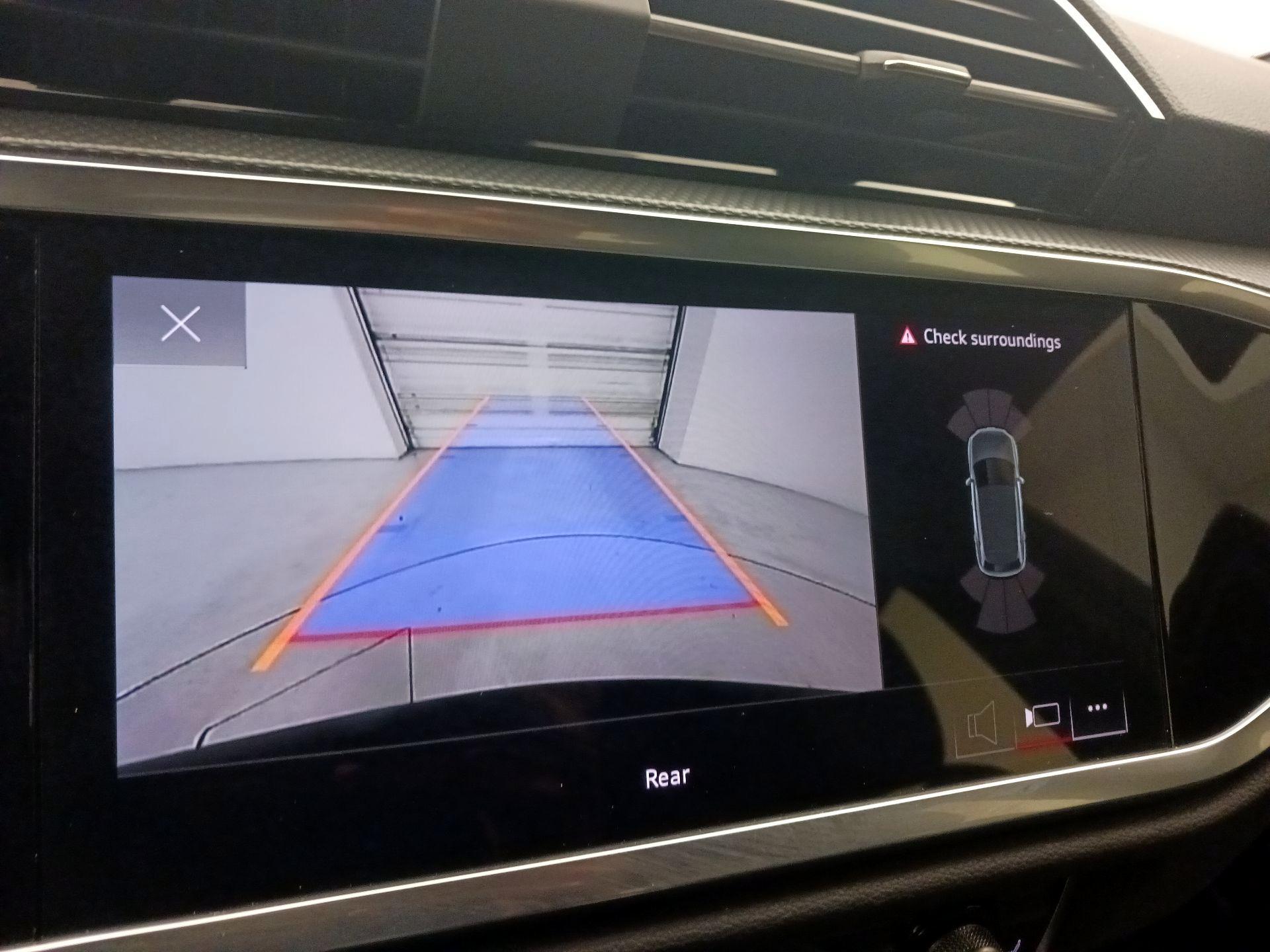 Thumbnail: 2024 Audi Q3 - 14