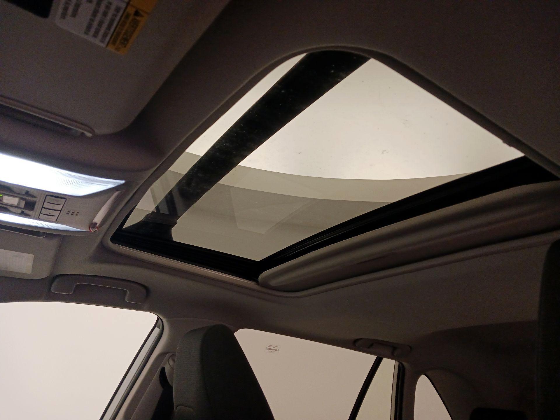 Thumbnail: 2021 Toyota RAV4 - 19