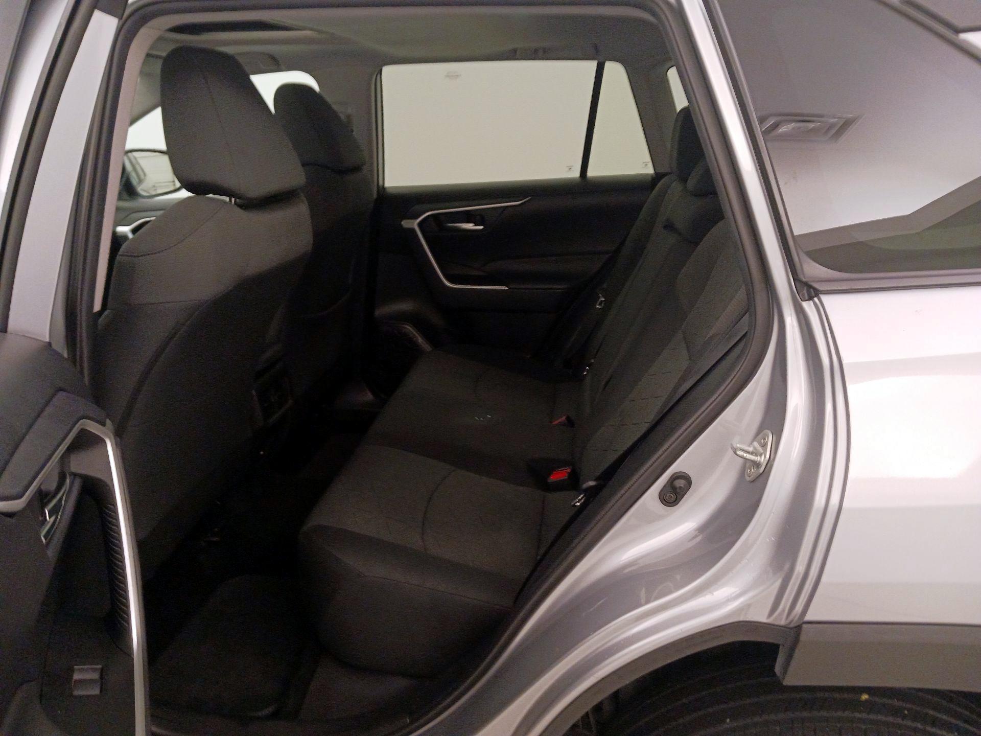 Thumbnail: 2021 Toyota RAV4 - 20