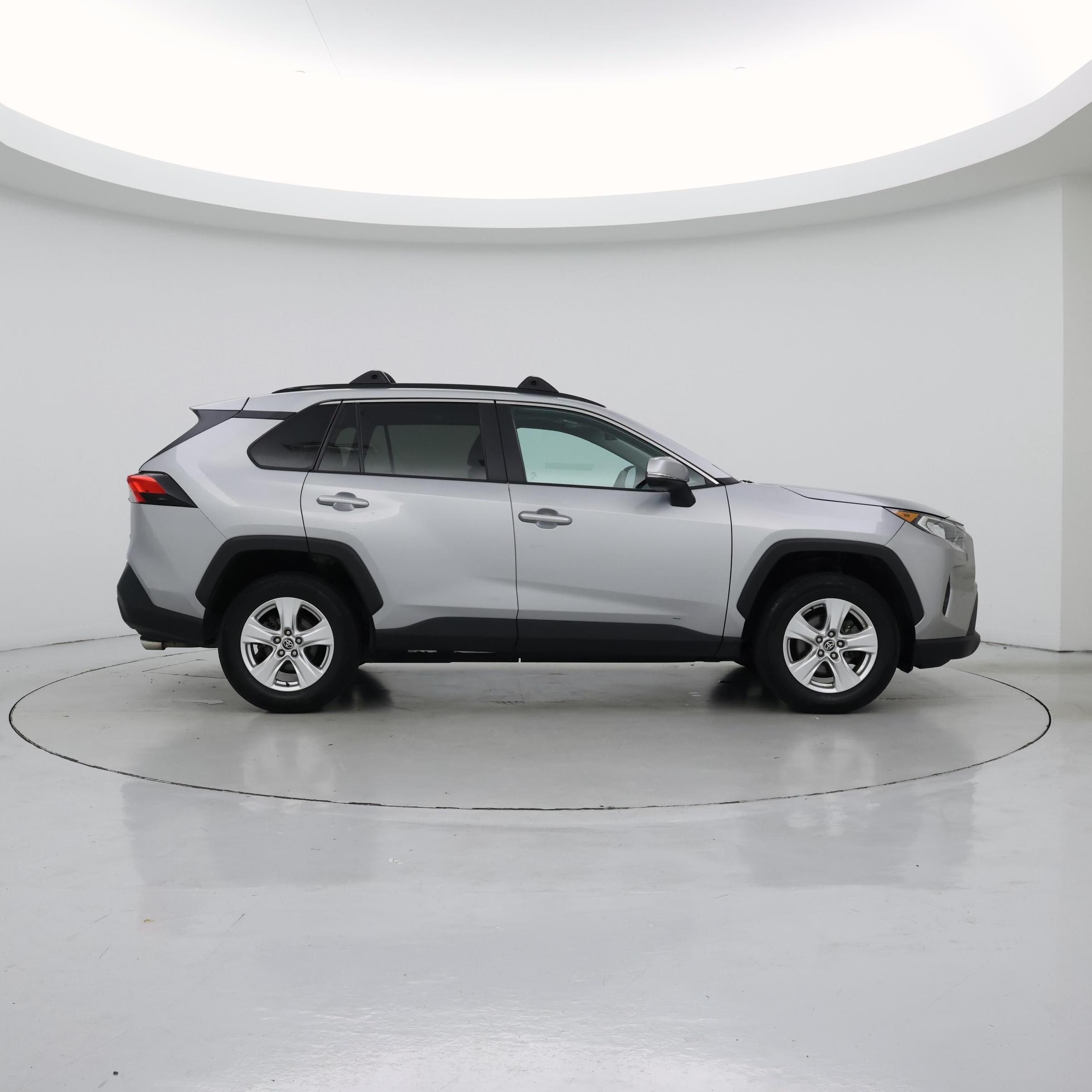 Thumbnail: 2021 Toyota RAV4 - 7