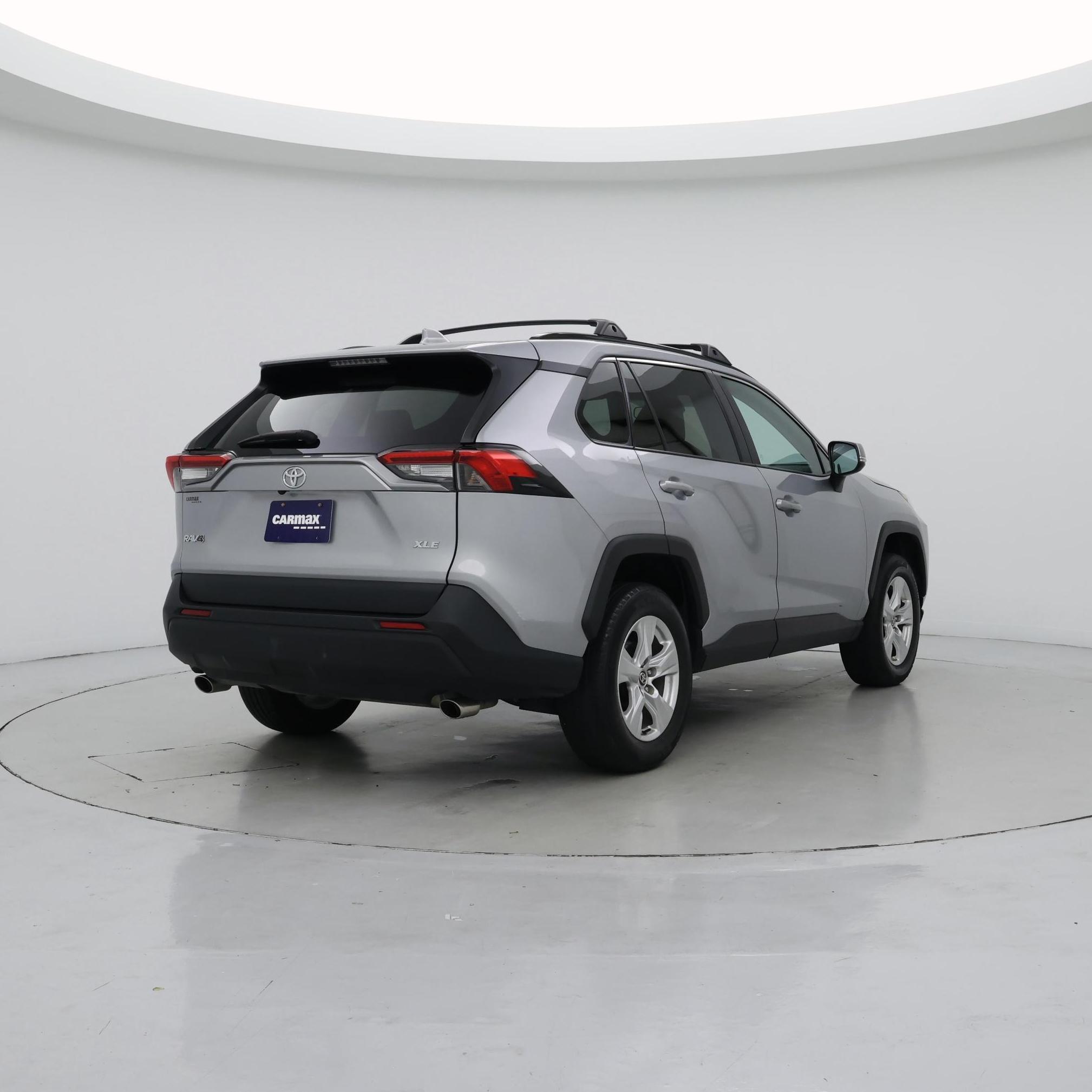 Thumbnail: 2021 Toyota RAV4 - 8