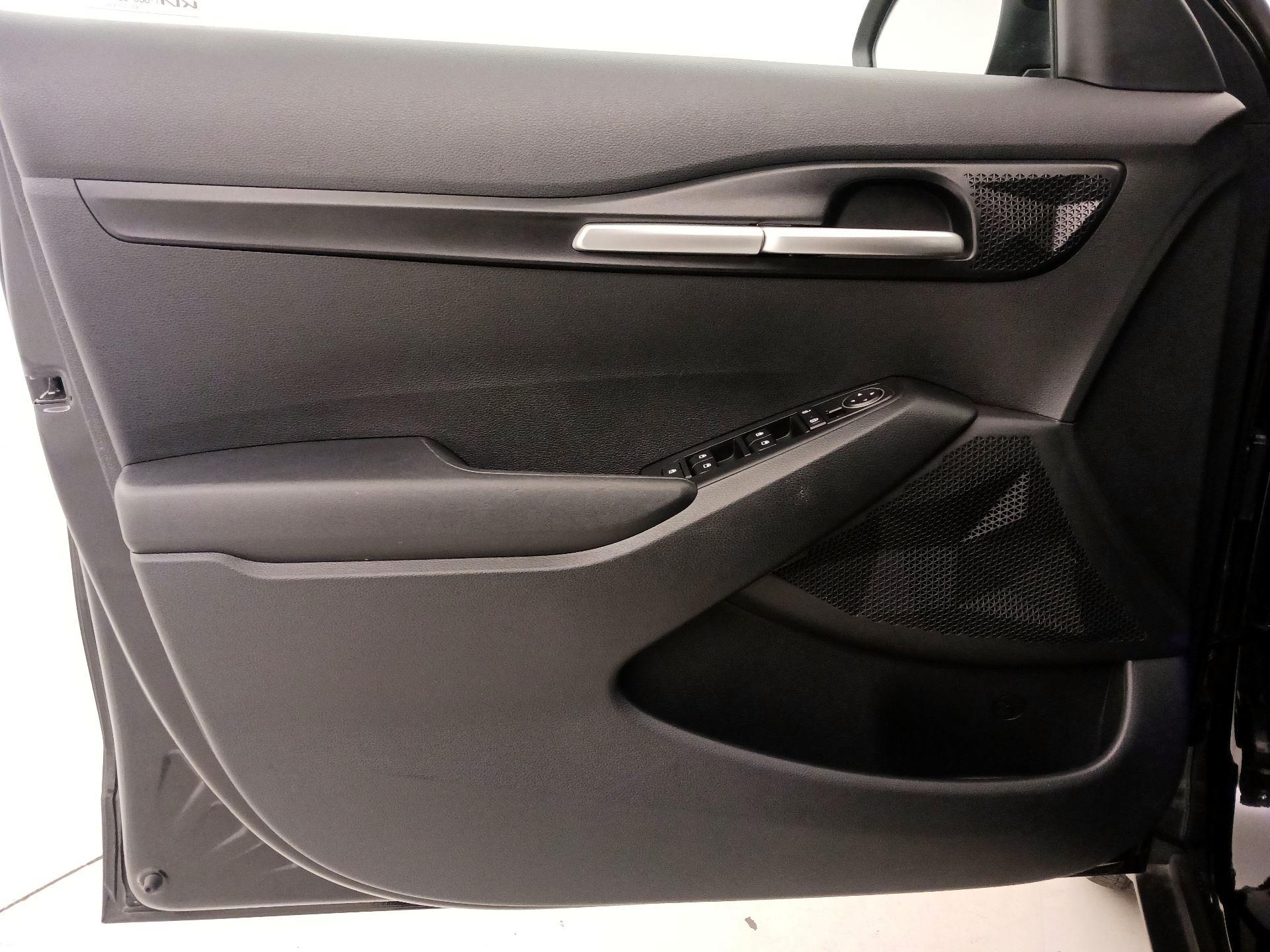 Thumbnail: 2023 Kia Seltos - 12